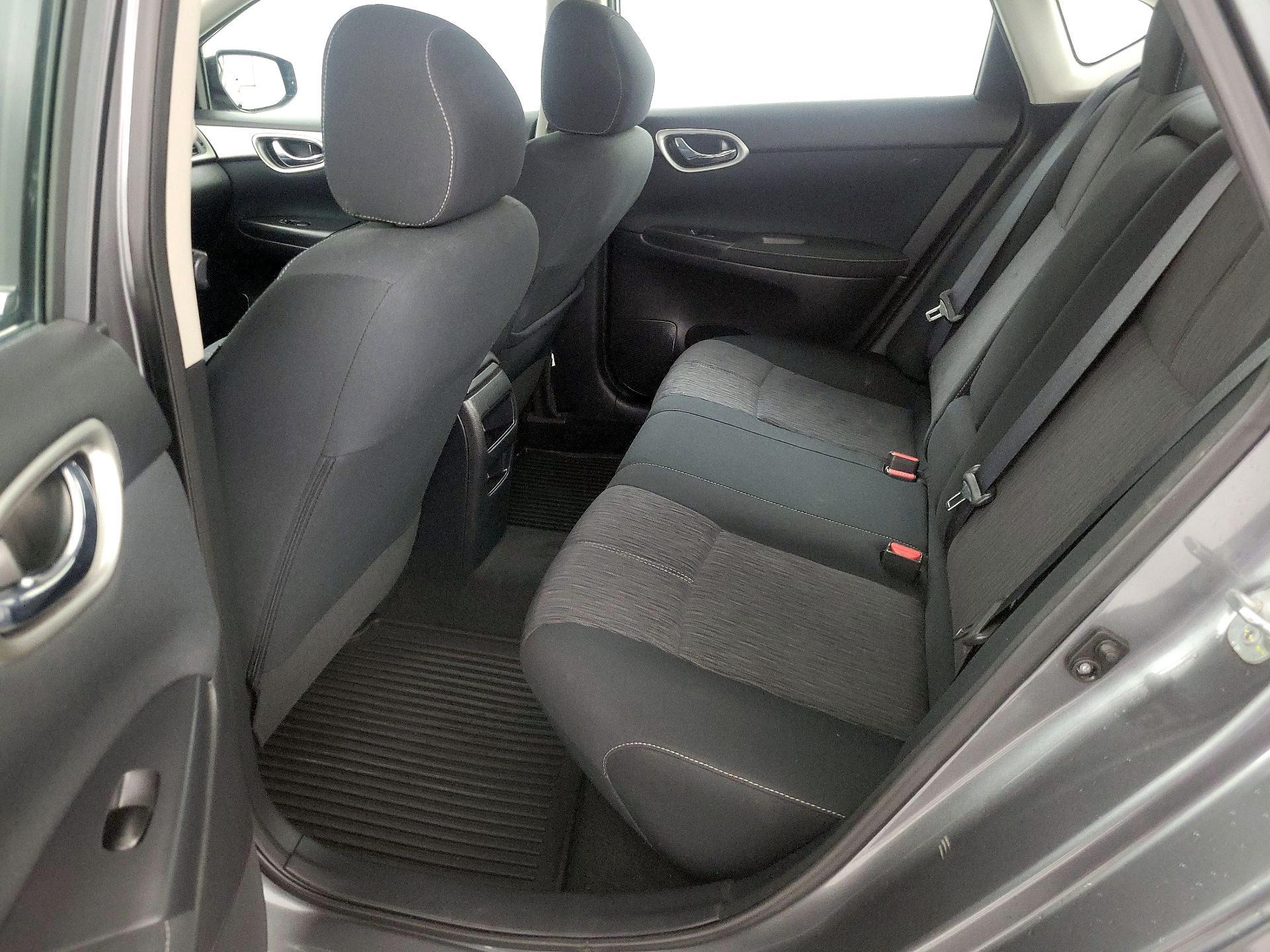 Thumbnail: 2015 Nissan Sentra - 18