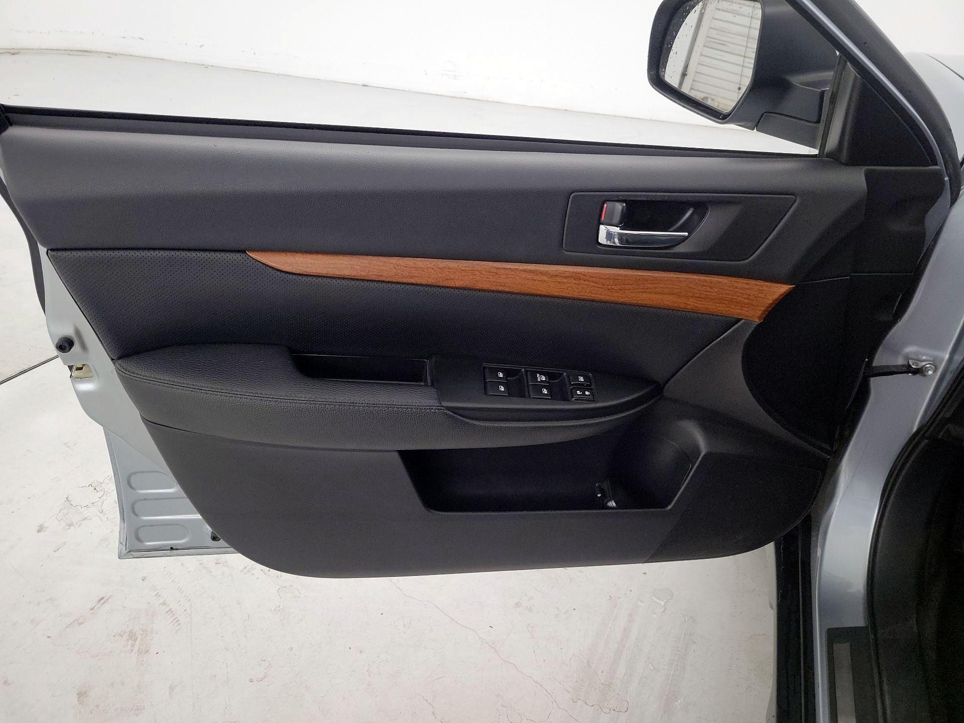 Thumbnail: 2014 Subaru Outback - 12