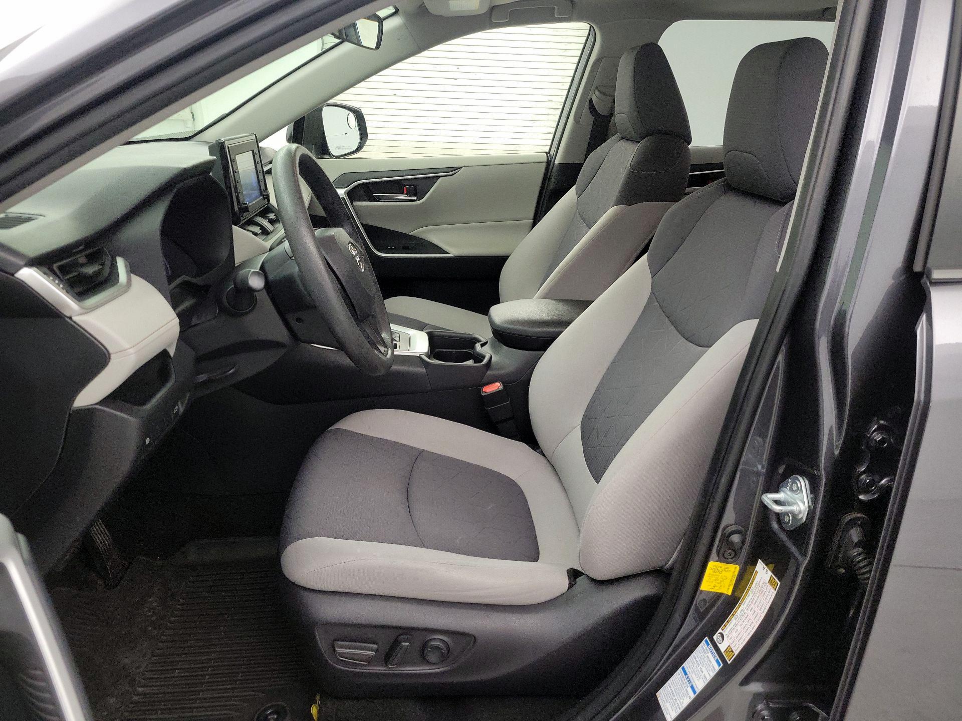 Thumbnail: 2019 Toyota RAV4 - 11