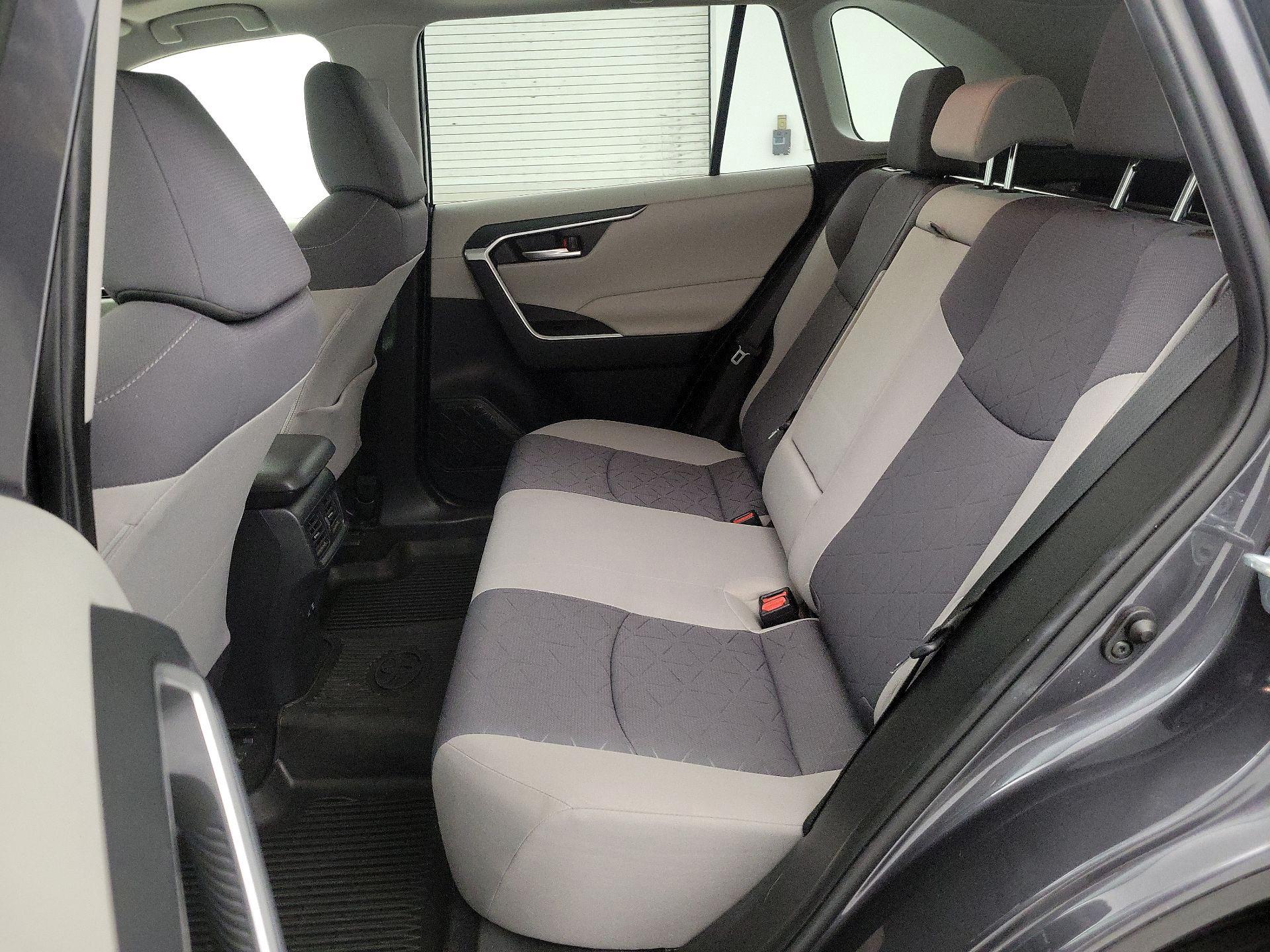 Thumbnail: 2019 Toyota RAV4 - 19