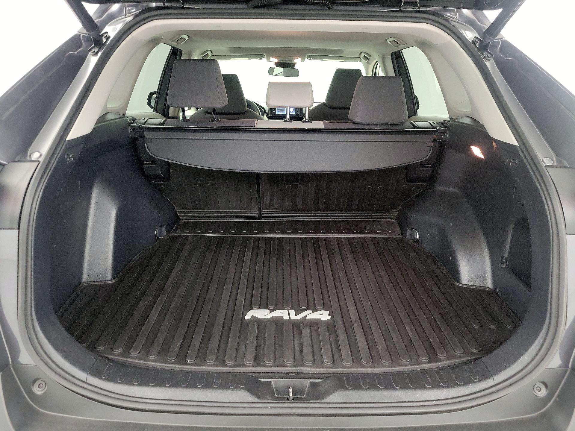Thumbnail: 2019 Toyota RAV4 - 20