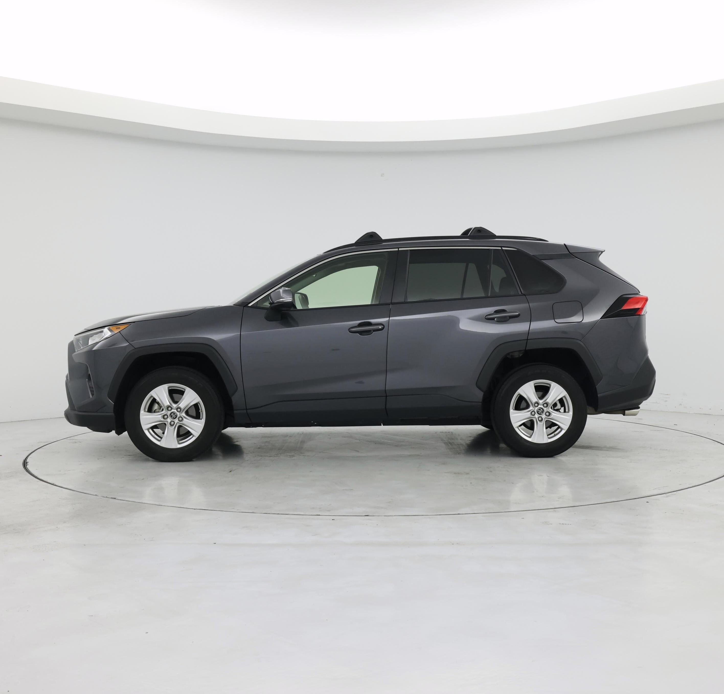 Thumbnail: 2019 Toyota RAV4 - 3