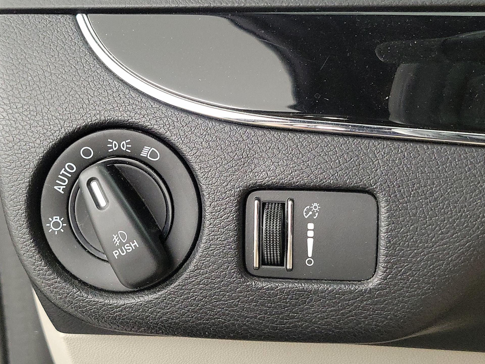 Thumbnail: 2018 Dodge Grand Caravan - 13
