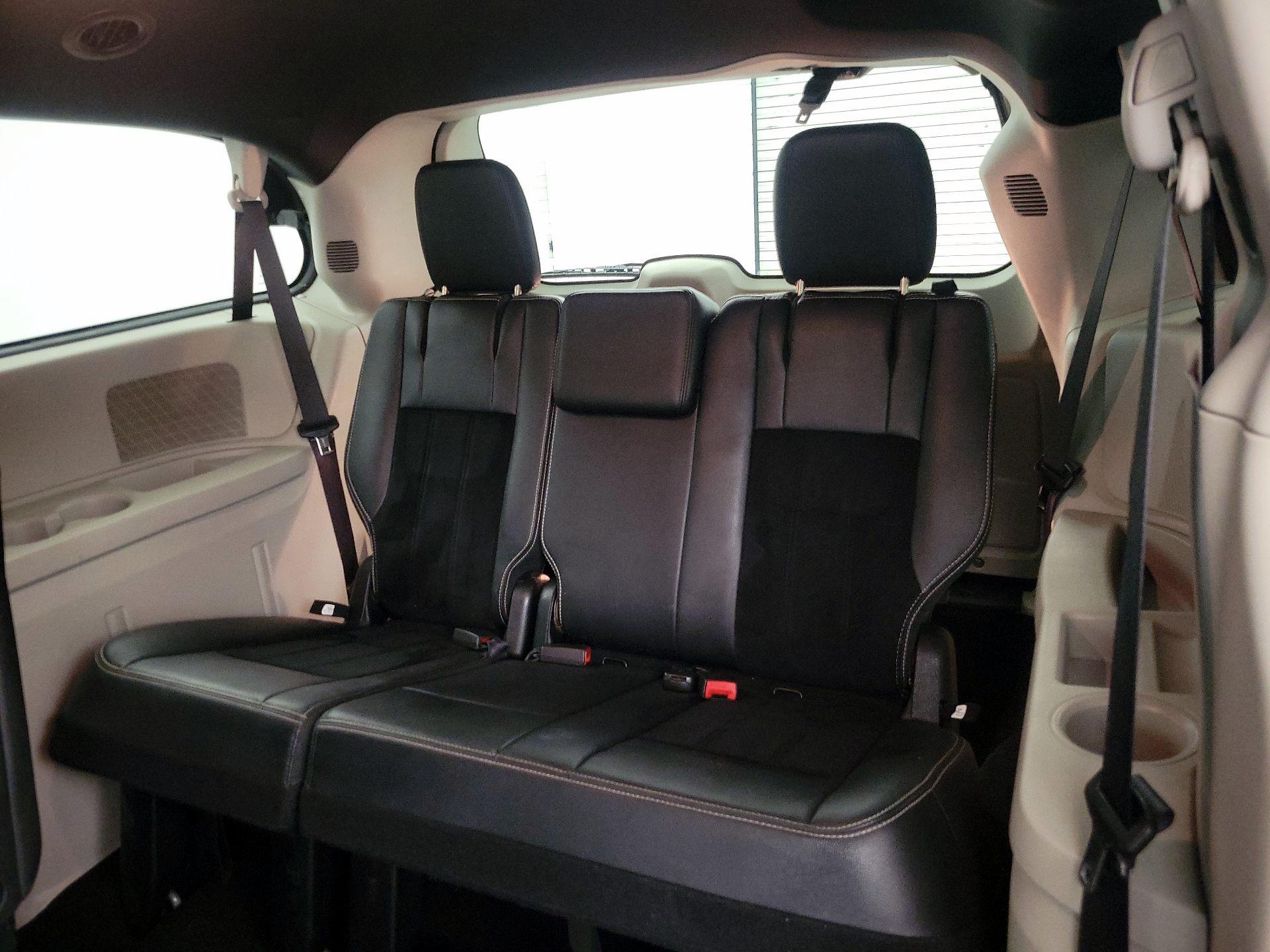 Thumbnail: 2018 Dodge Grand Caravan - 19