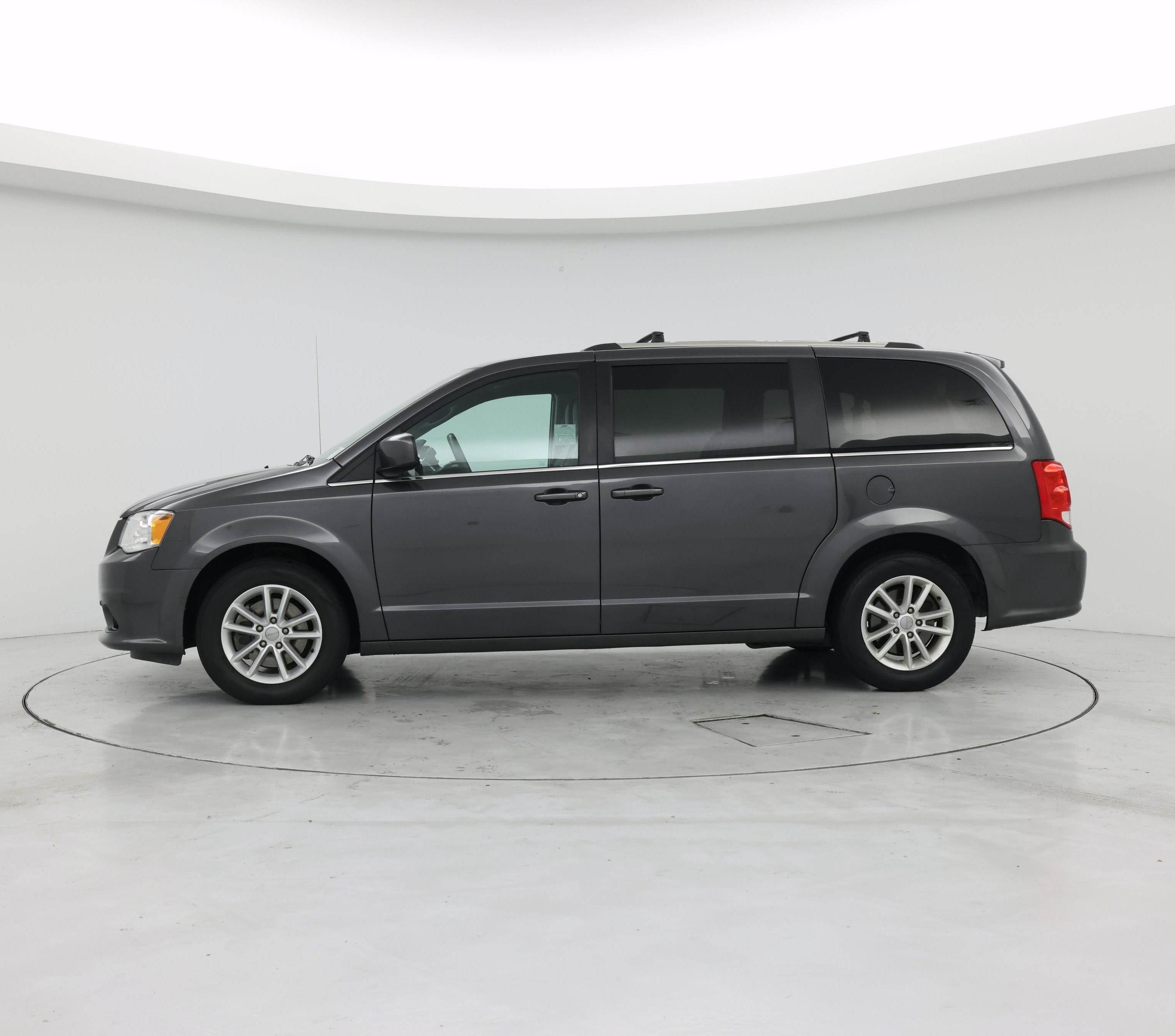Thumbnail: 2018 Dodge Grand Caravan - 3