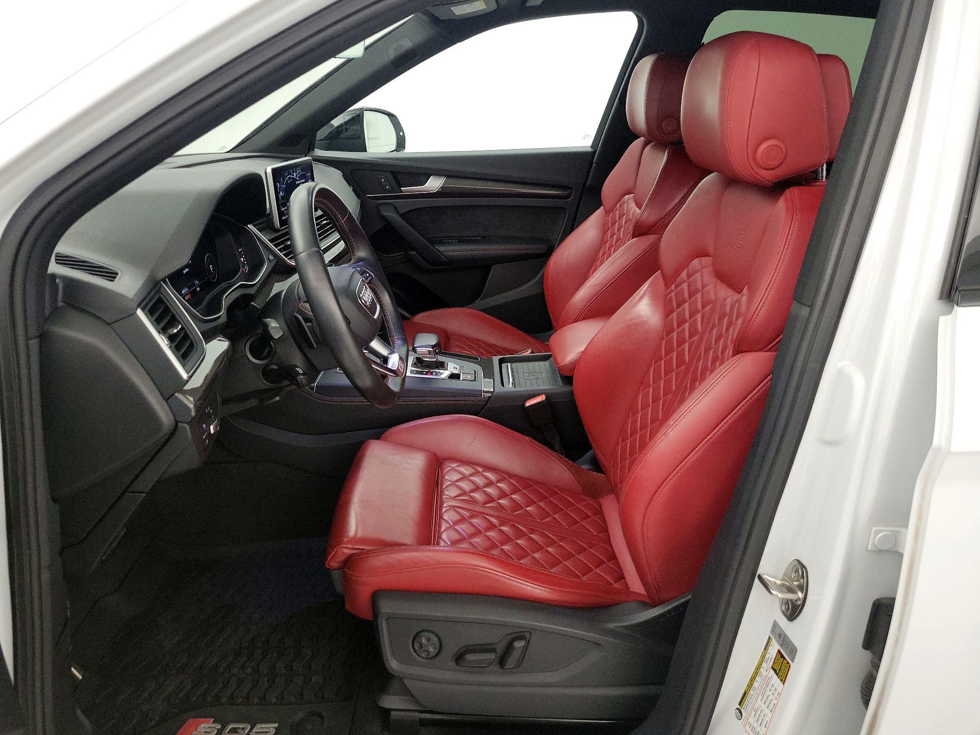 Thumbnail: 2019 Audi SQ5 - 11