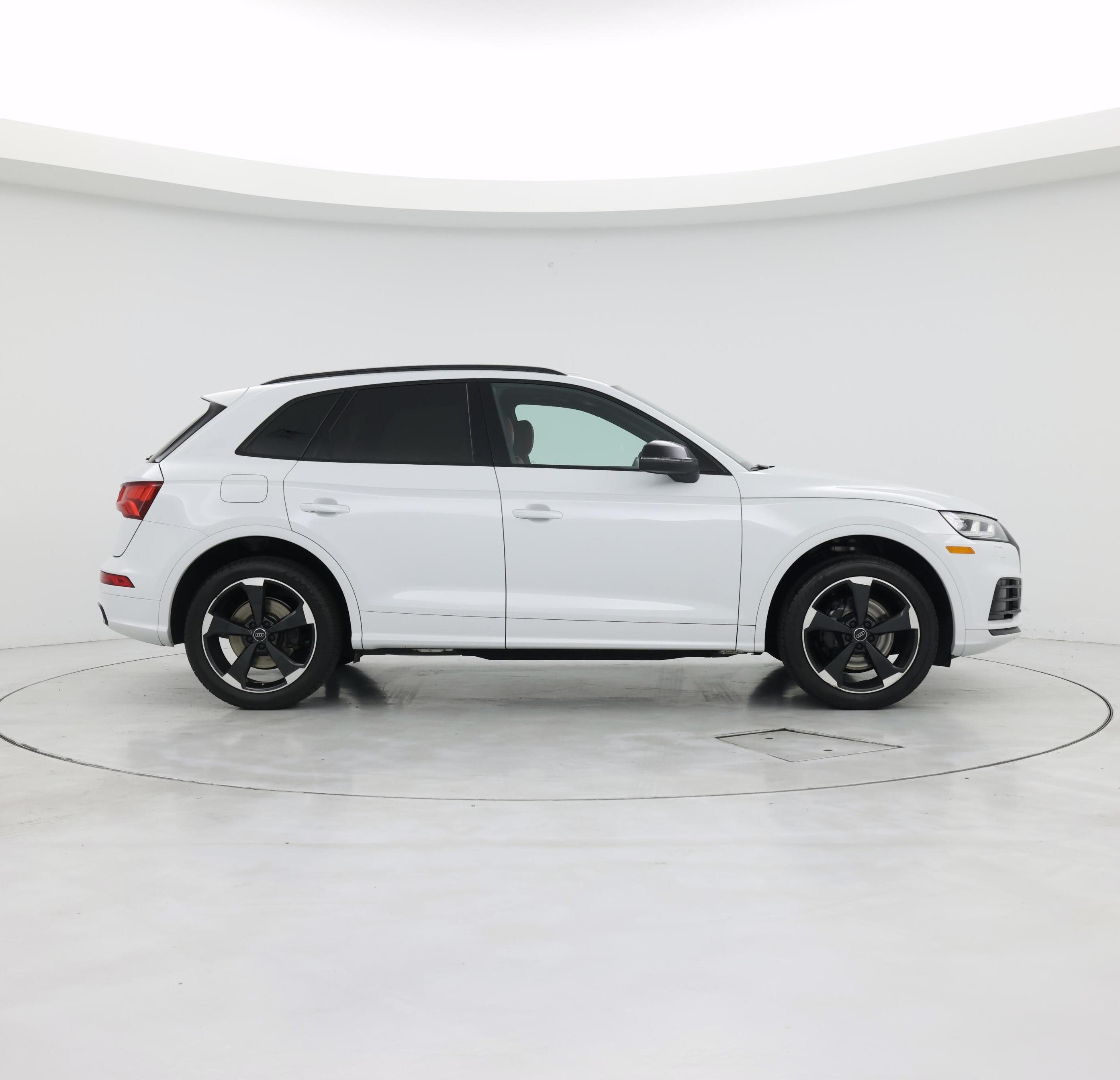 Thumbnail: 2019 Audi SQ5 - 7