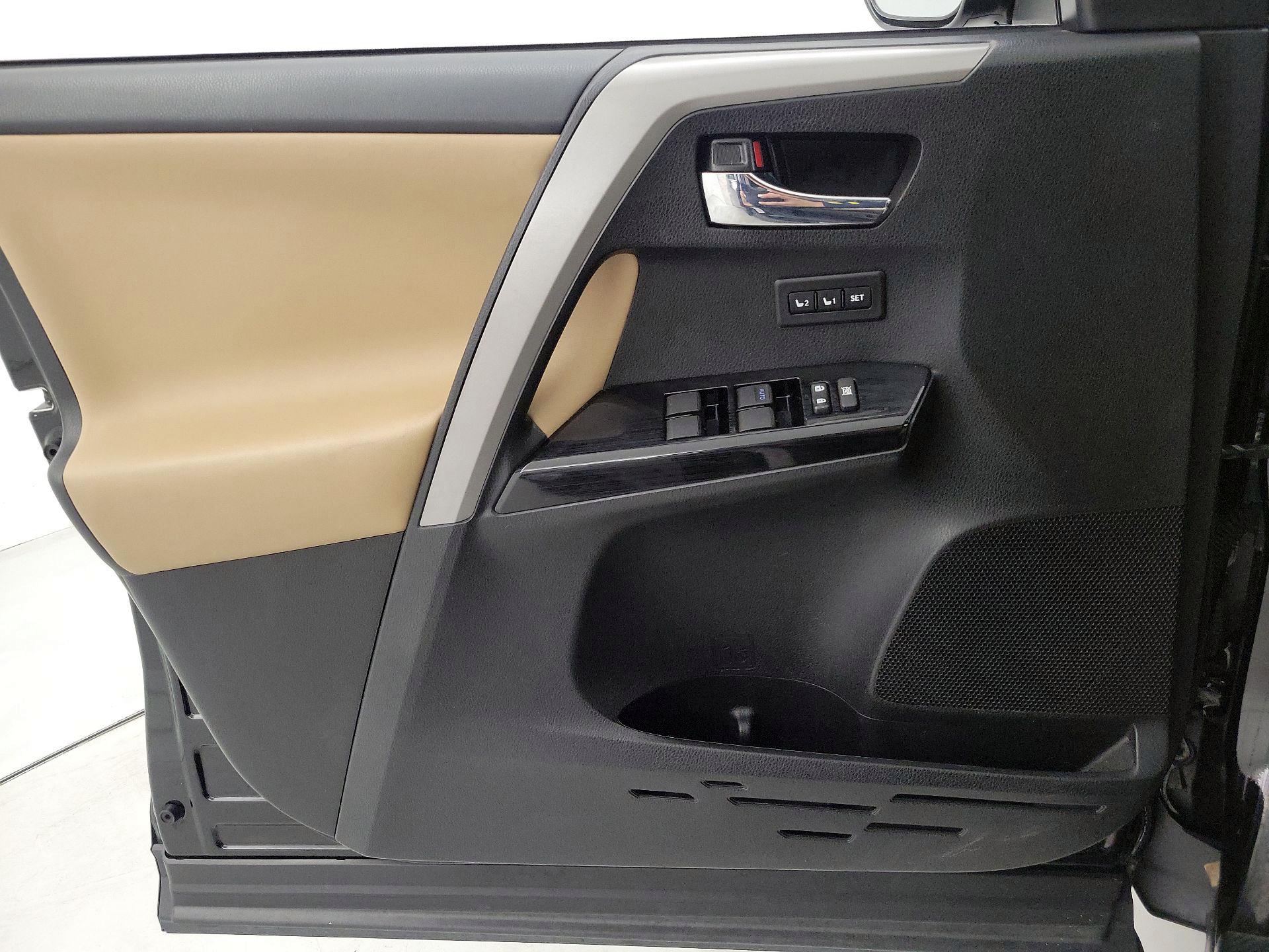 Thumbnail: 2017 Toyota RAV4 - 12