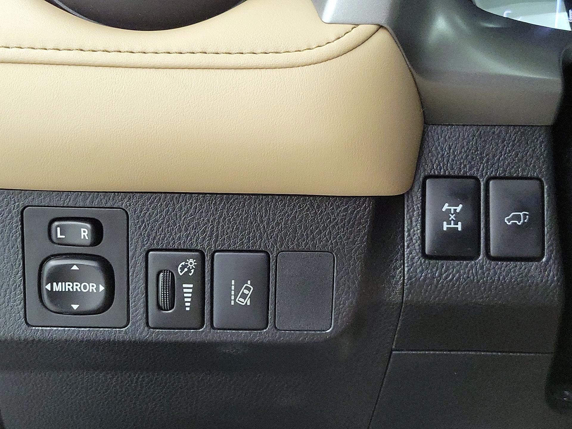 Thumbnail: 2017 Toyota RAV4 - 13