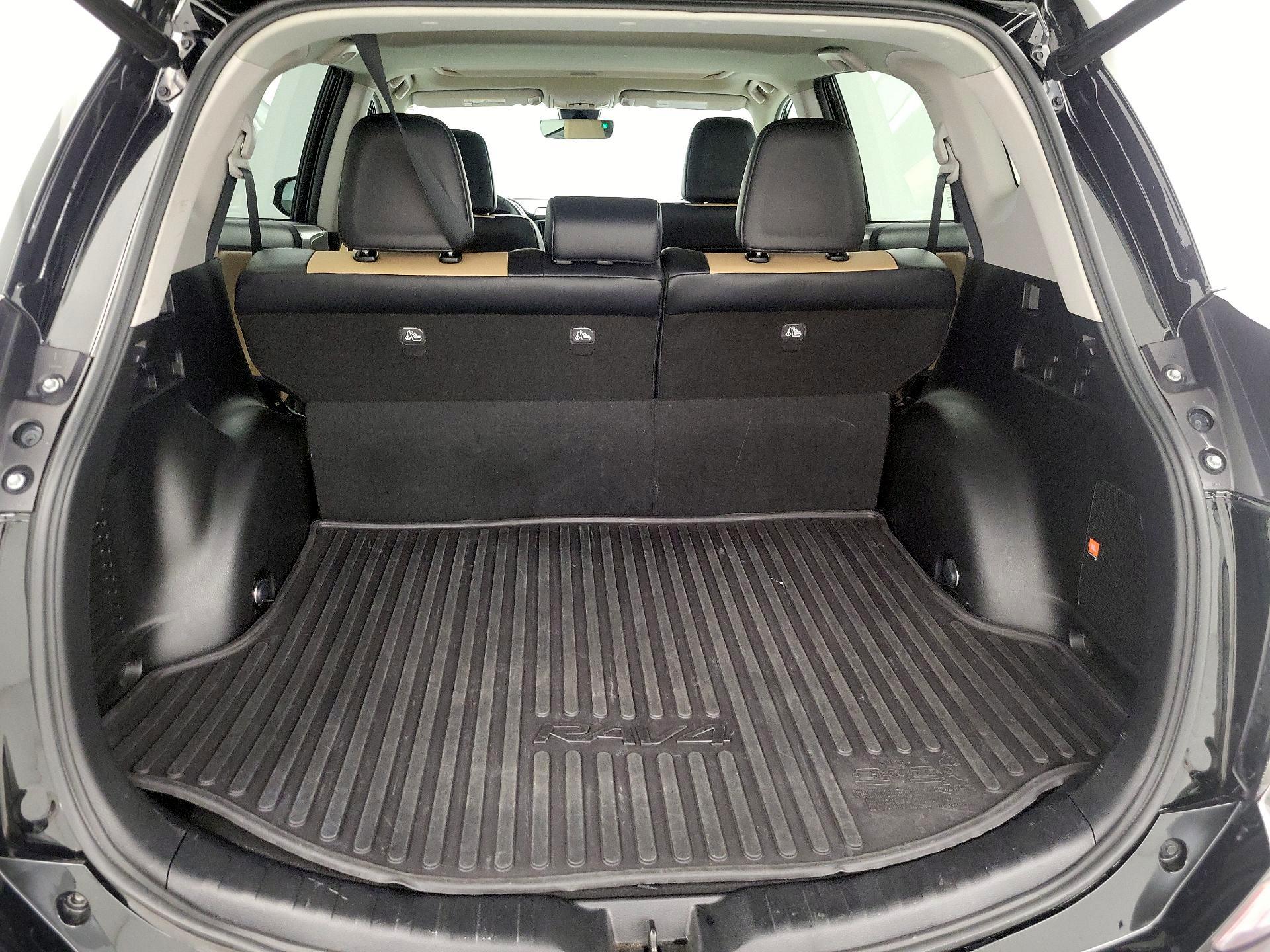Thumbnail: 2017 Toyota RAV4 - 20