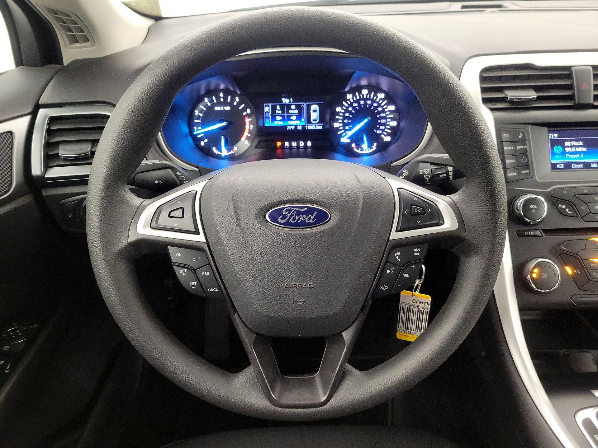 Thumbnail: 2016 Ford Fusion - 10