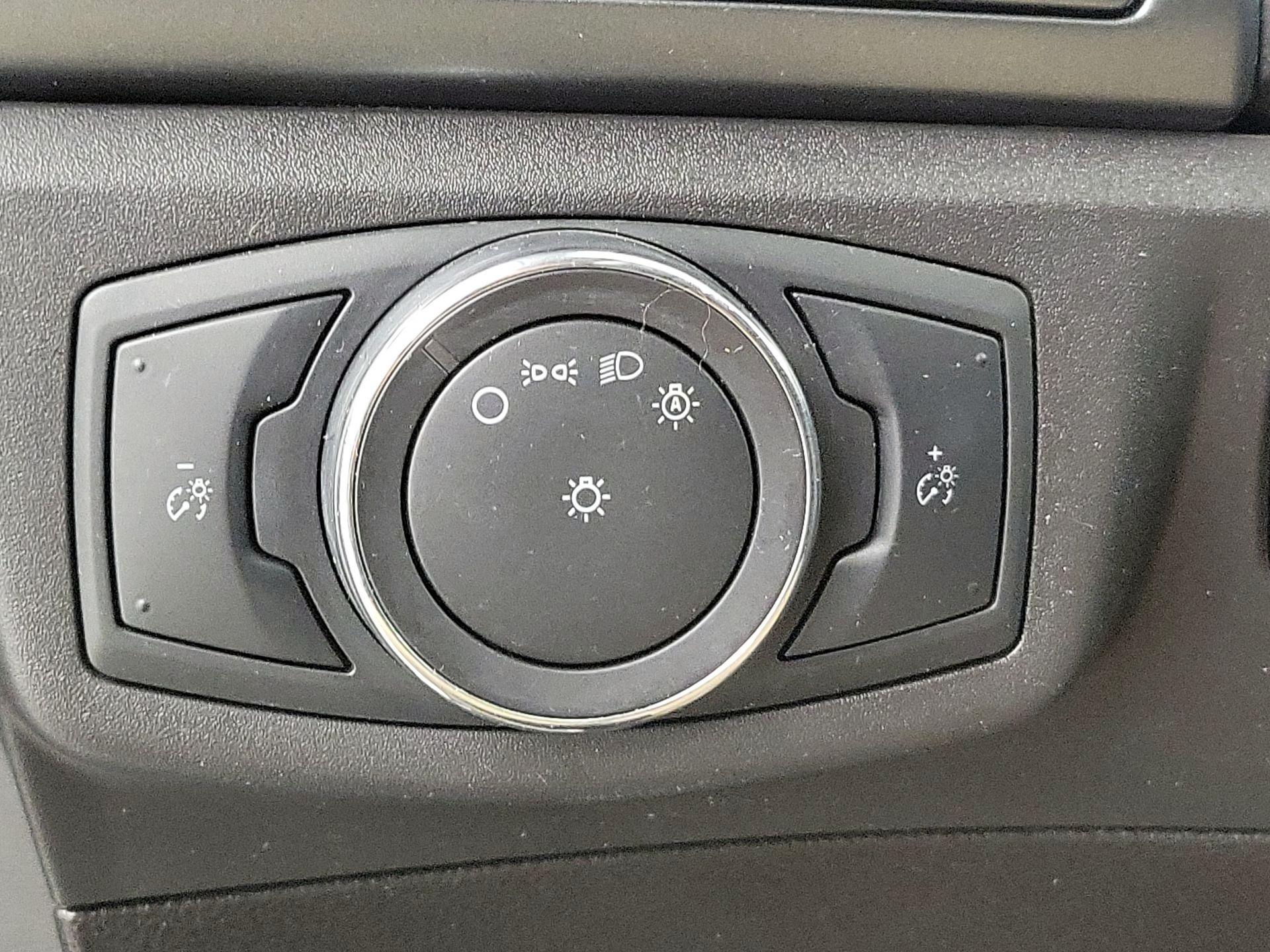 Thumbnail: 2016 Ford Fusion - 13