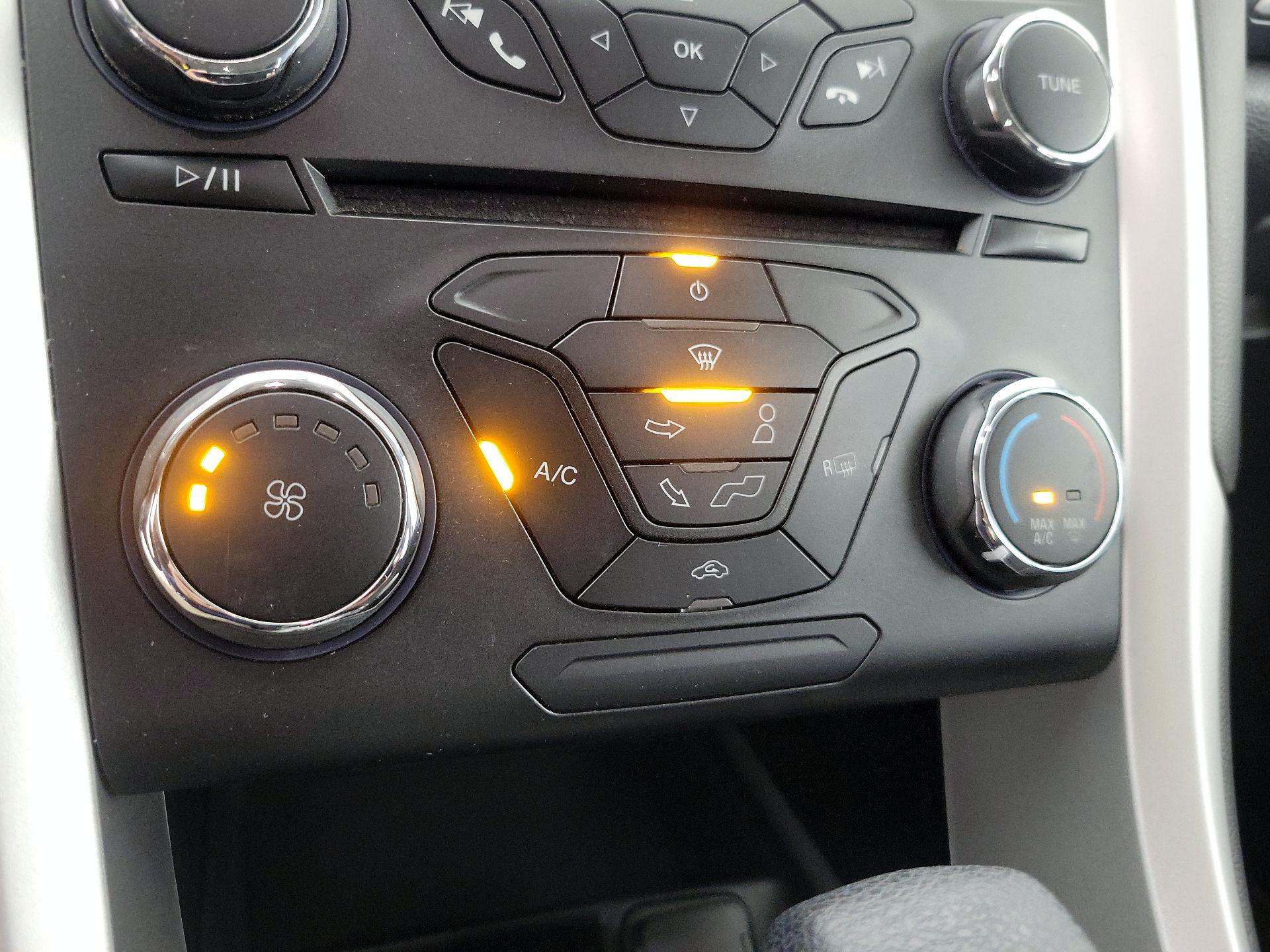 Thumbnail: 2016 Ford Fusion - 16