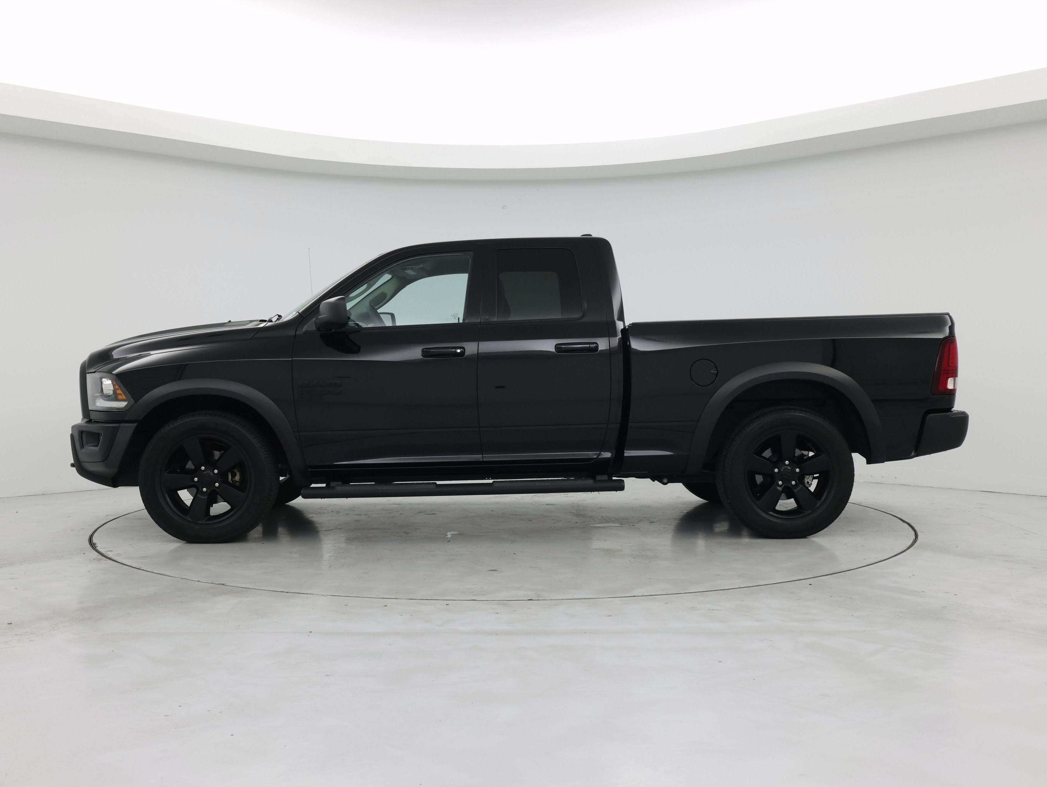 Thumbnail: 2019 RAM 1500 Classic - 3