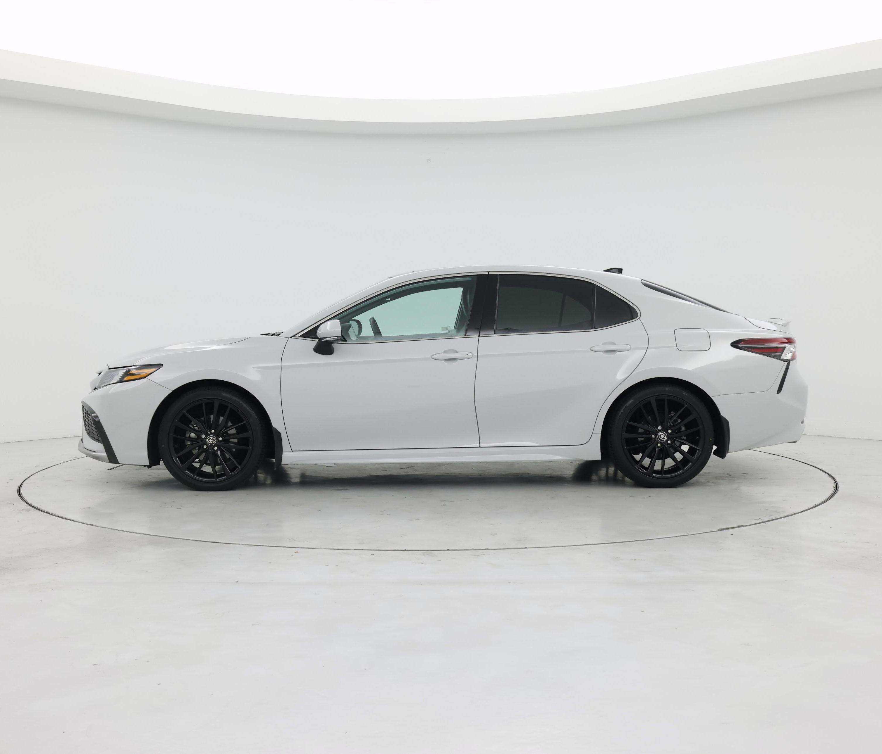 Thumbnail: 2022 Toyota Camry - 3