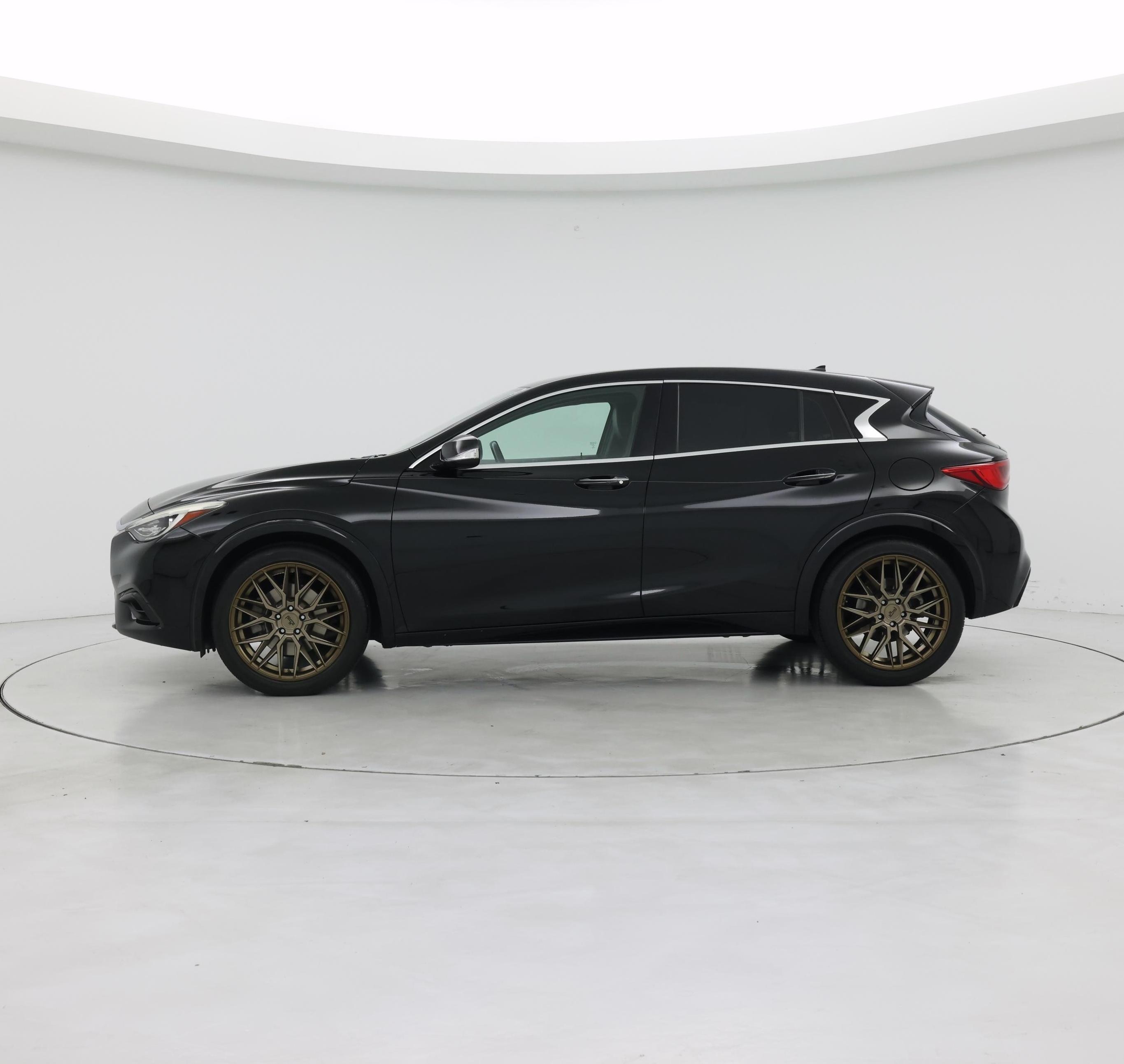 Thumbnail: 2018 INFINITI QX30 - 3