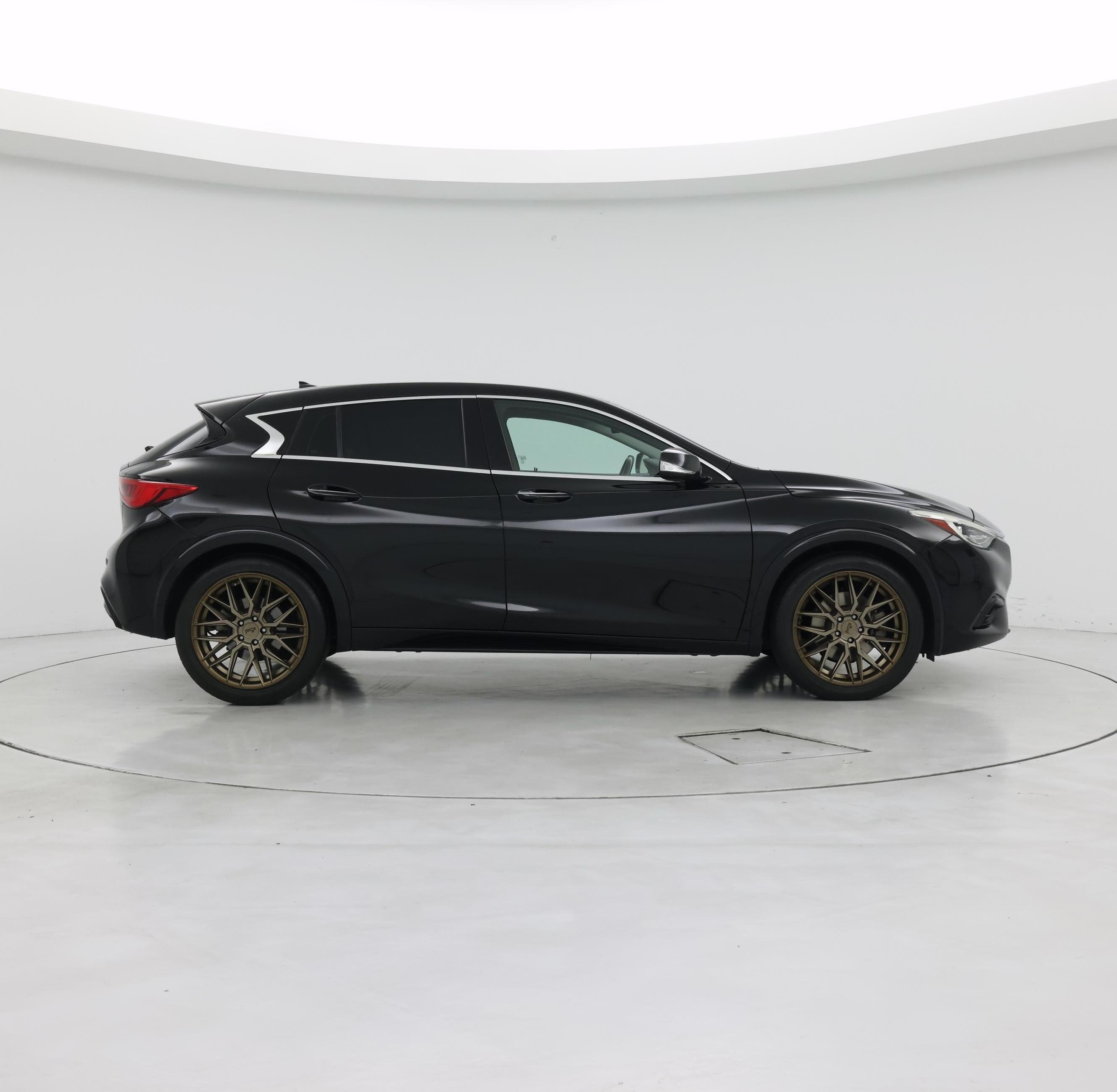 Thumbnail: 2018 INFINITI QX30 - 7