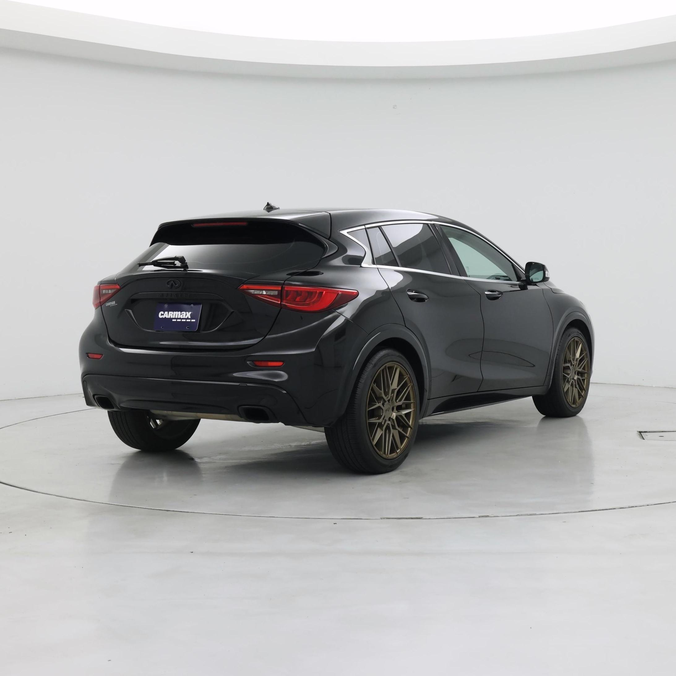 Thumbnail: 2018 INFINITI QX30 - 8