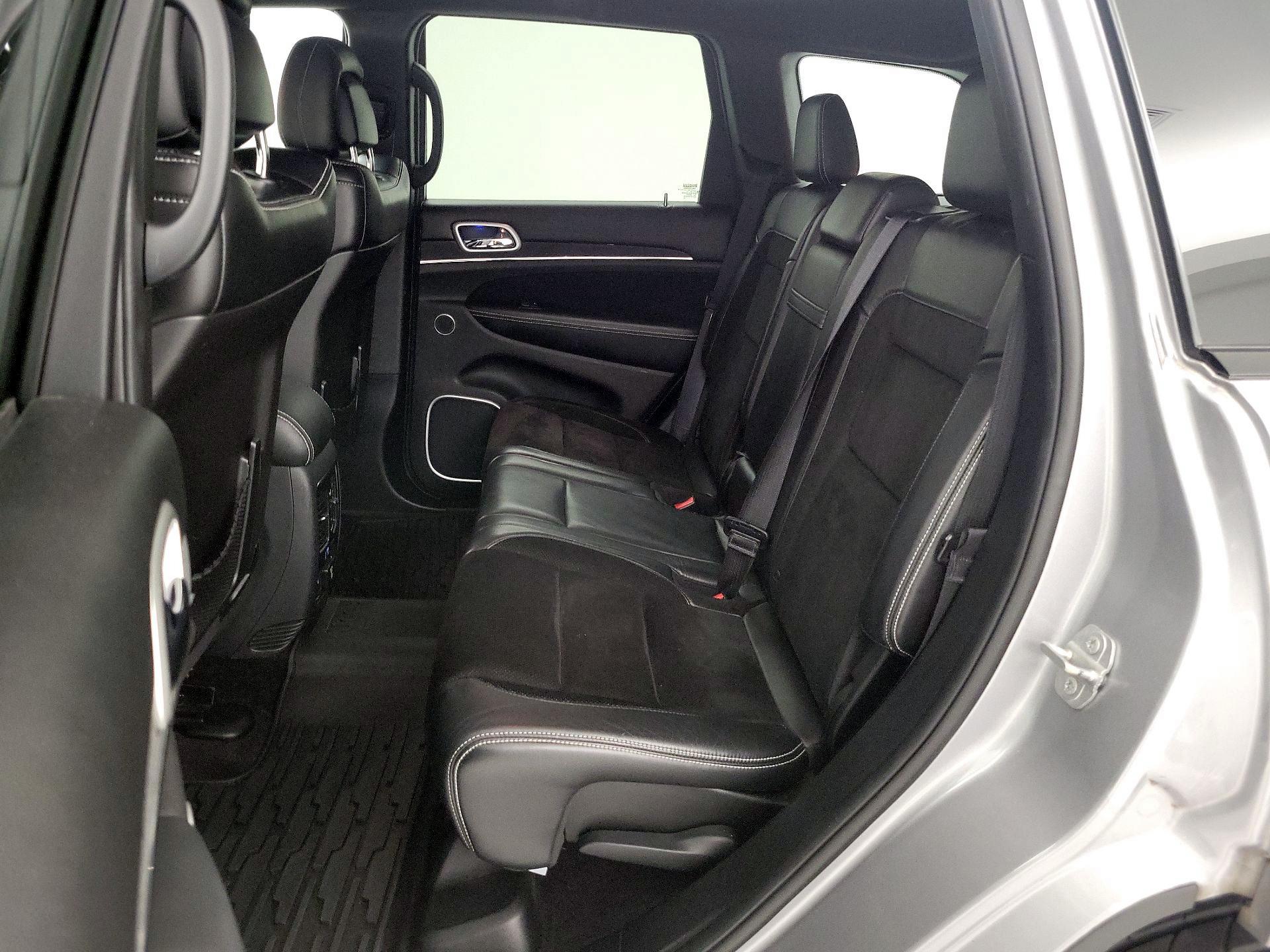 Thumbnail: 2016 Jeep Grand Cherokee - 18