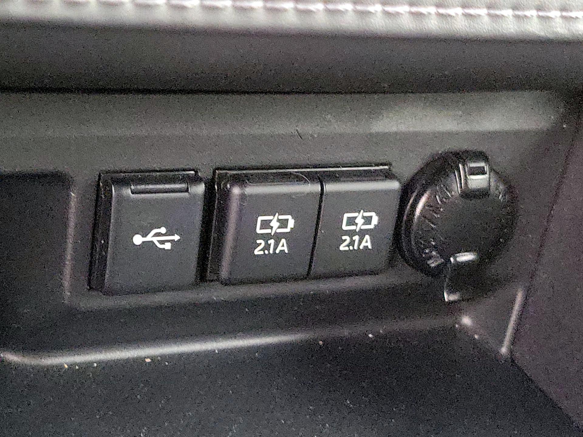 Thumbnail: 2020 Toyota Highlander - 18