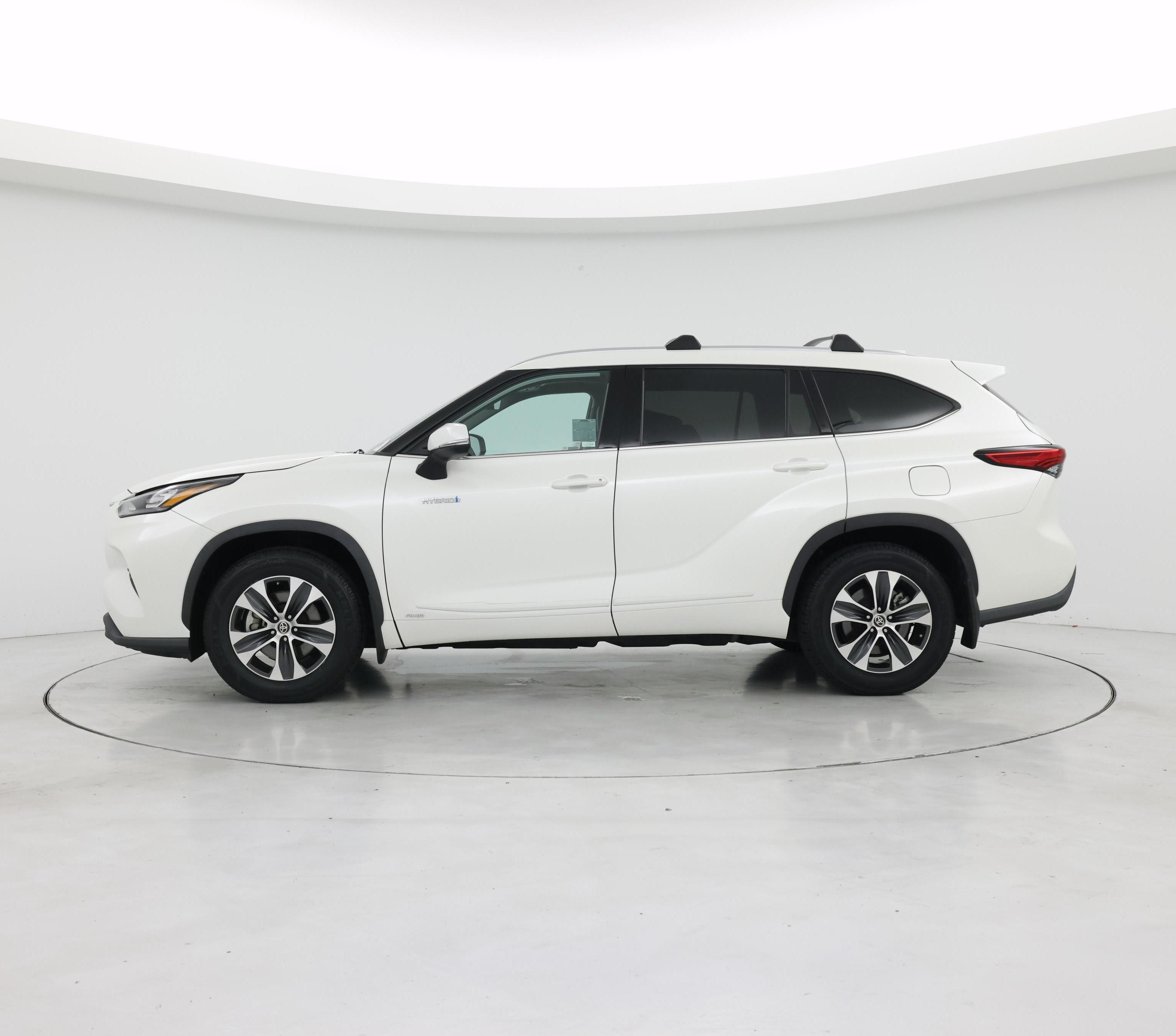 Thumbnail: 2020 Toyota Highlander - 3