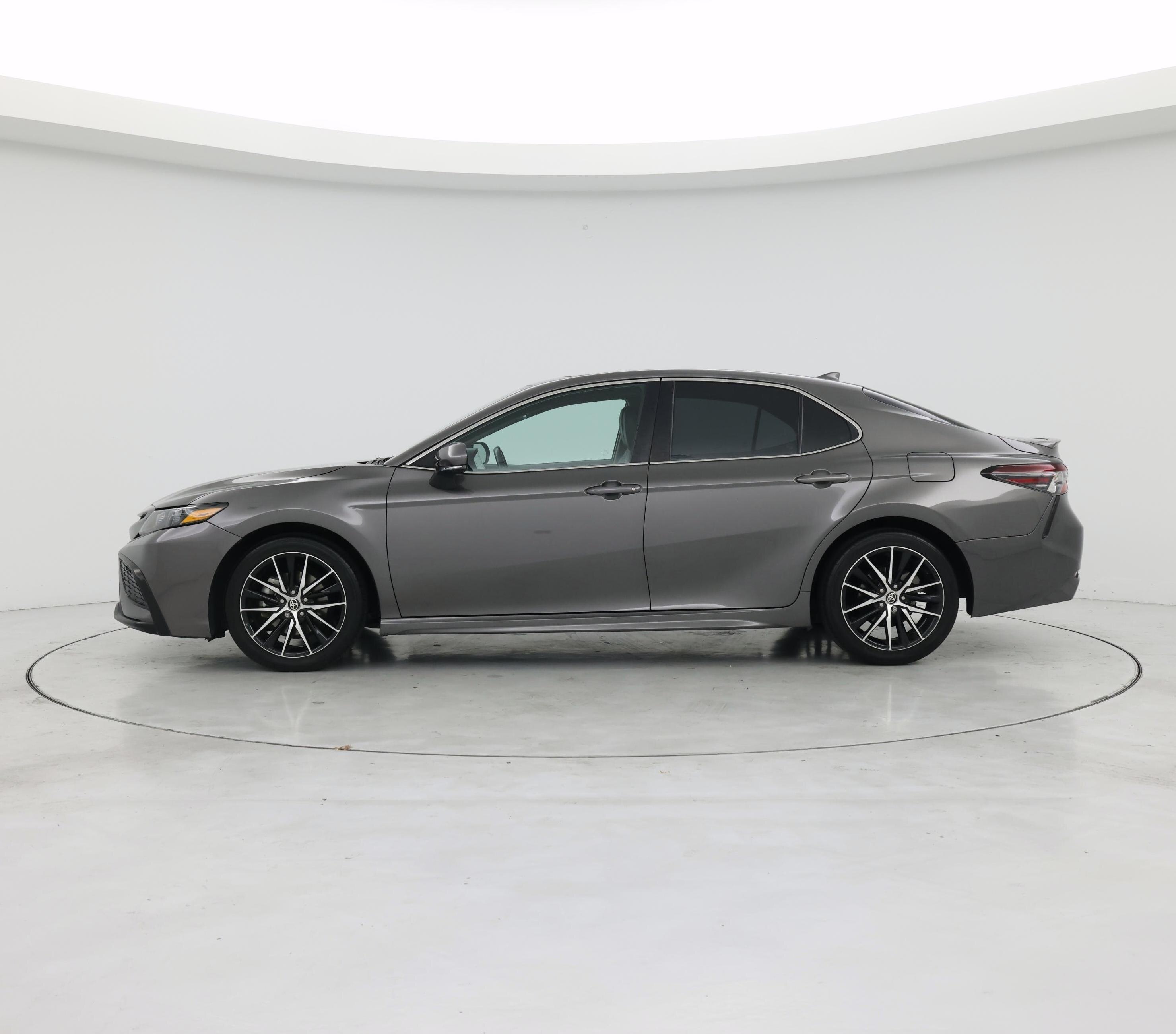 Thumbnail: 2021 Toyota Camry - 3