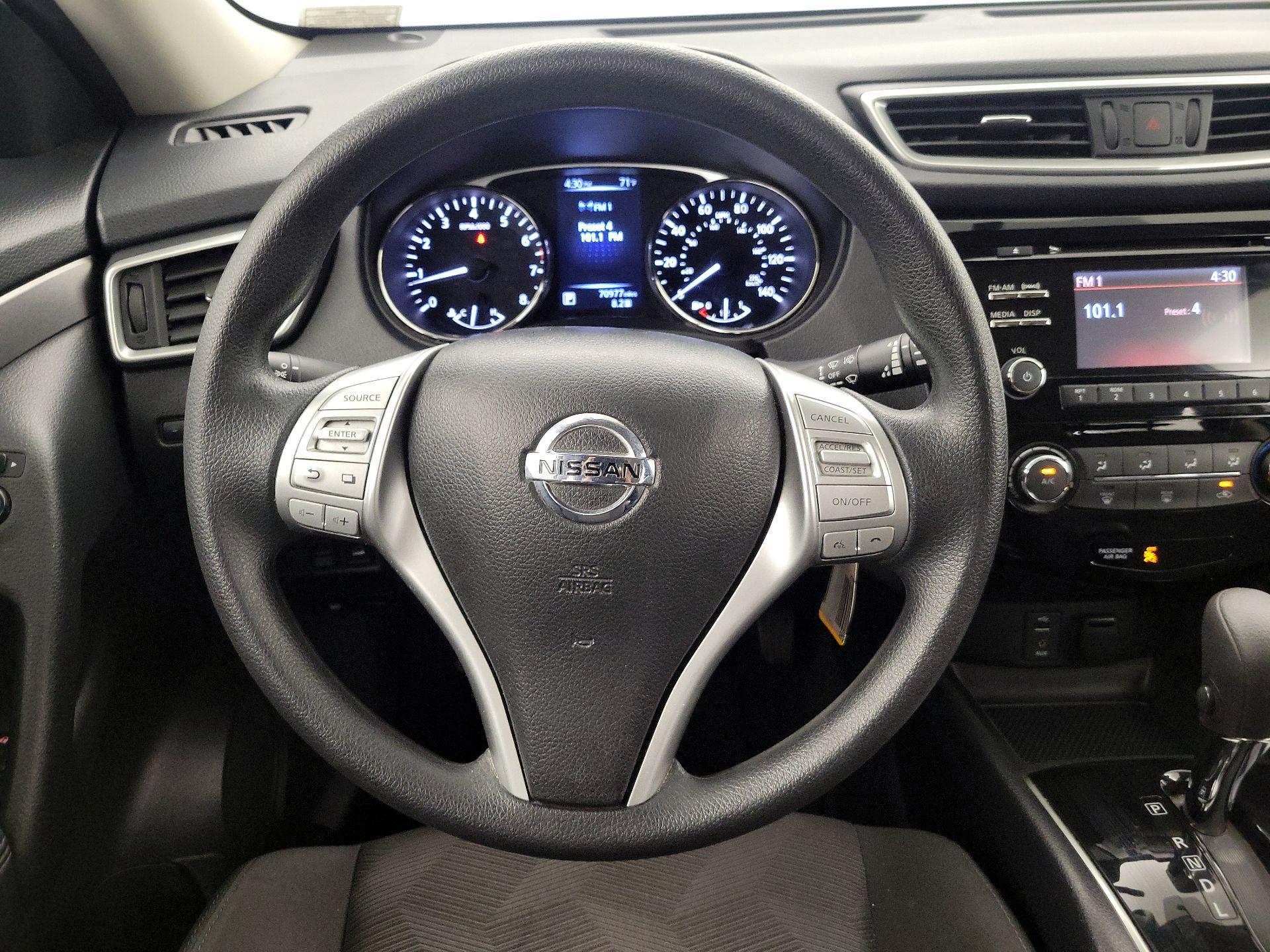 Thumbnail: 2016 Nissan Rogue - 10