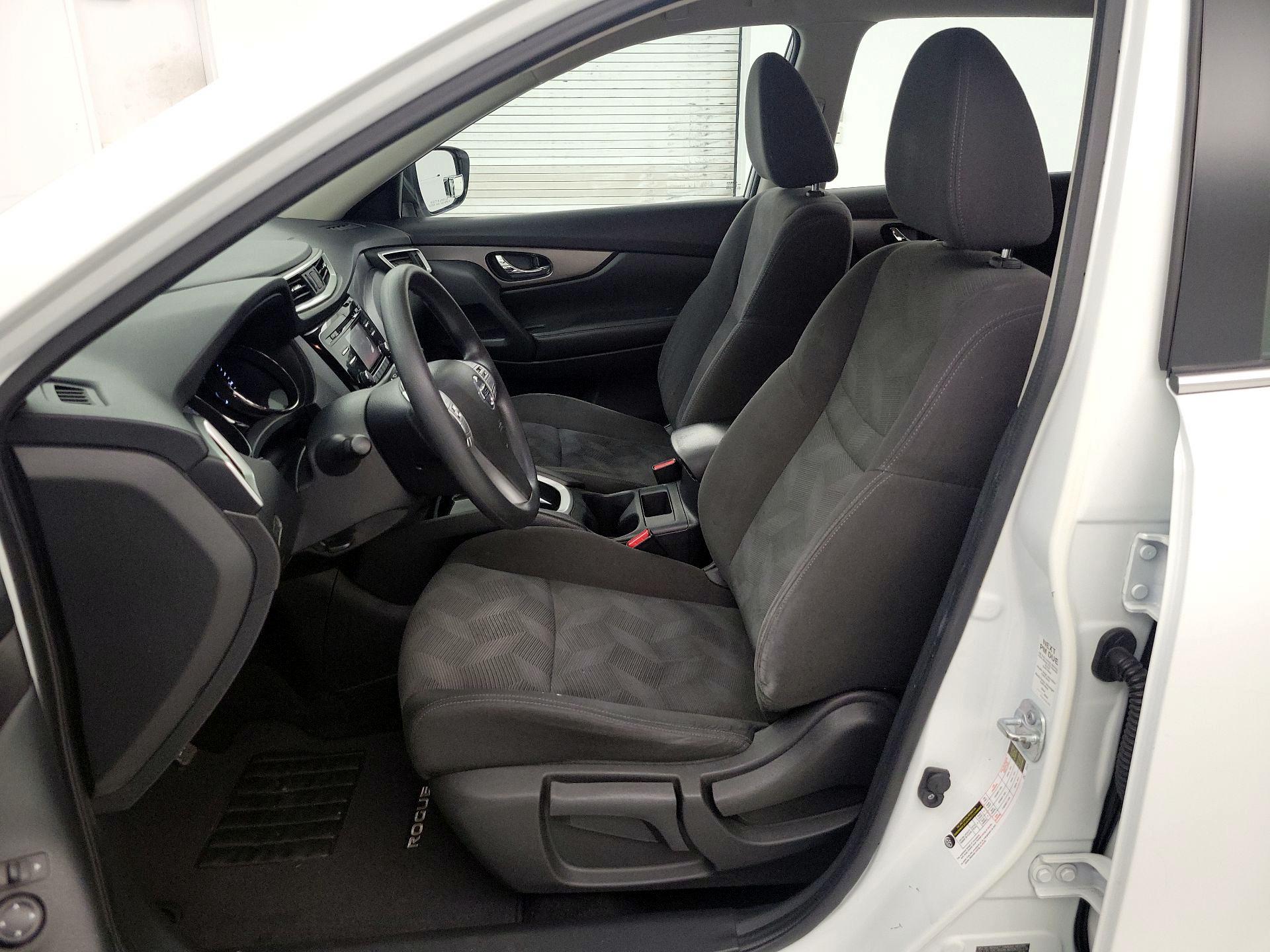 Thumbnail: 2016 Nissan Rogue - 11