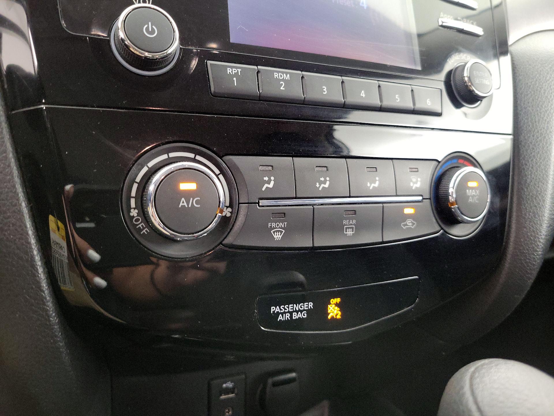 Thumbnail: 2016 Nissan Rogue - 16