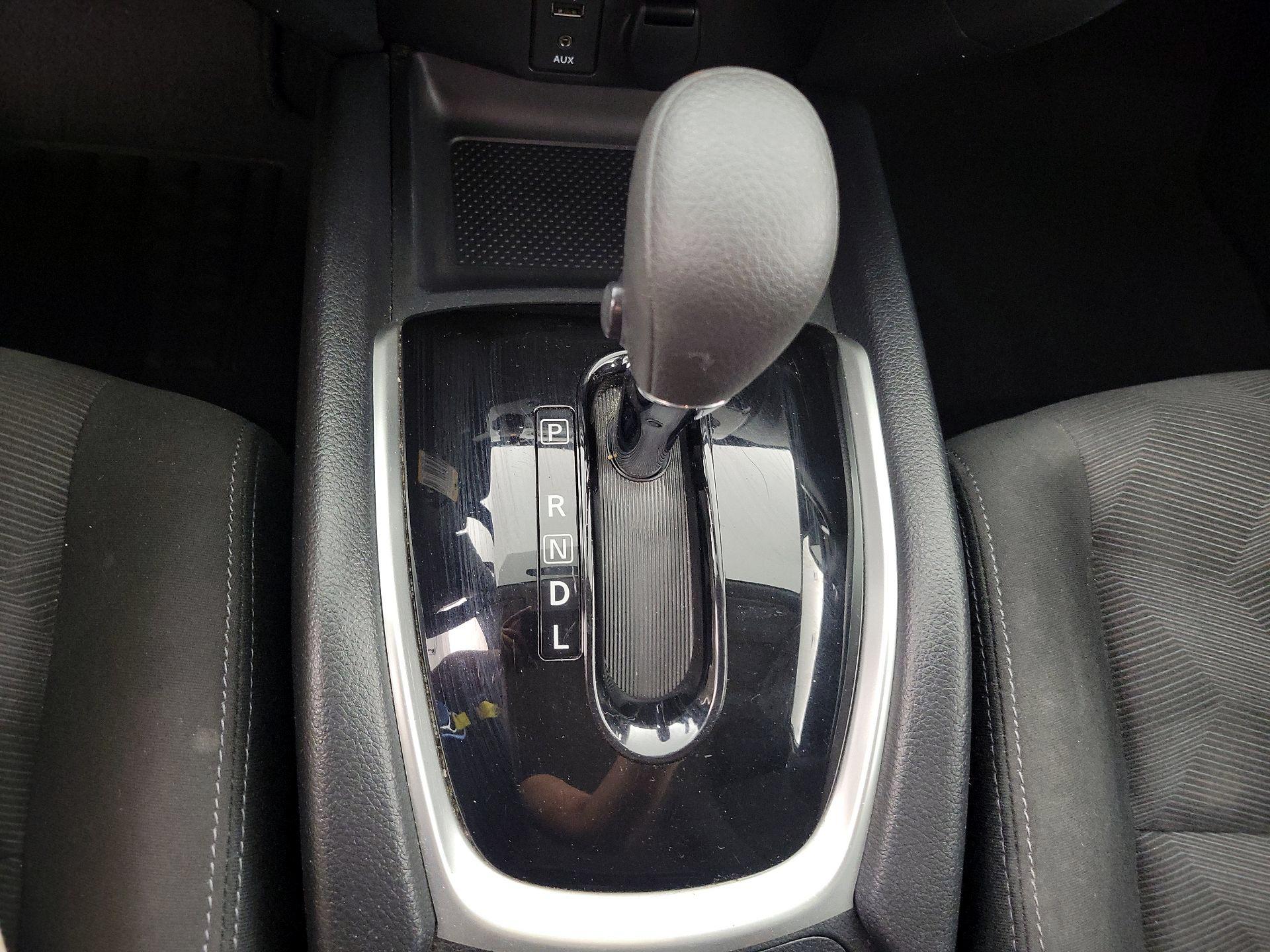 Thumbnail: 2016 Nissan Rogue - 17