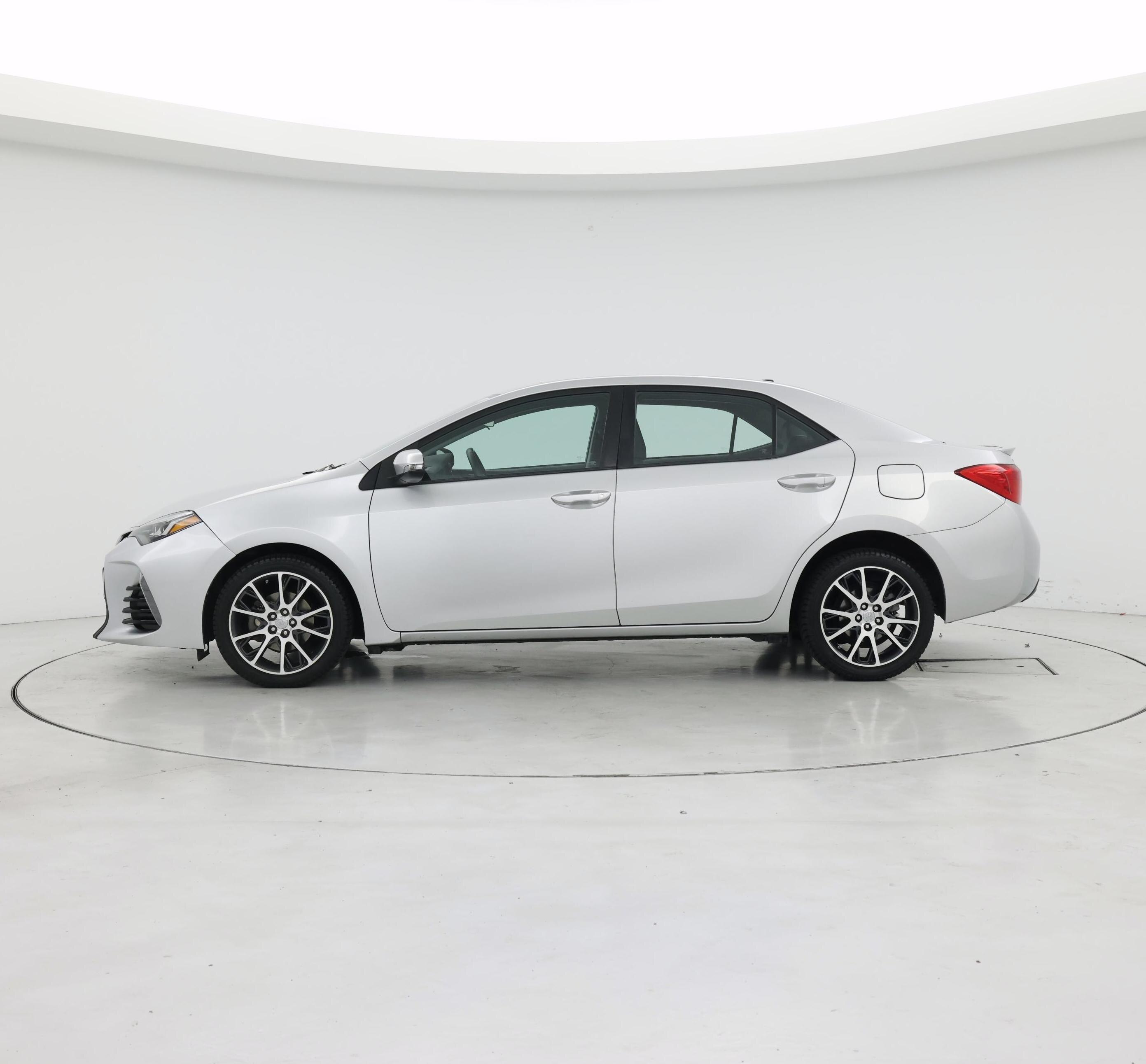 Thumbnail: 2017 Toyota Corolla - 3