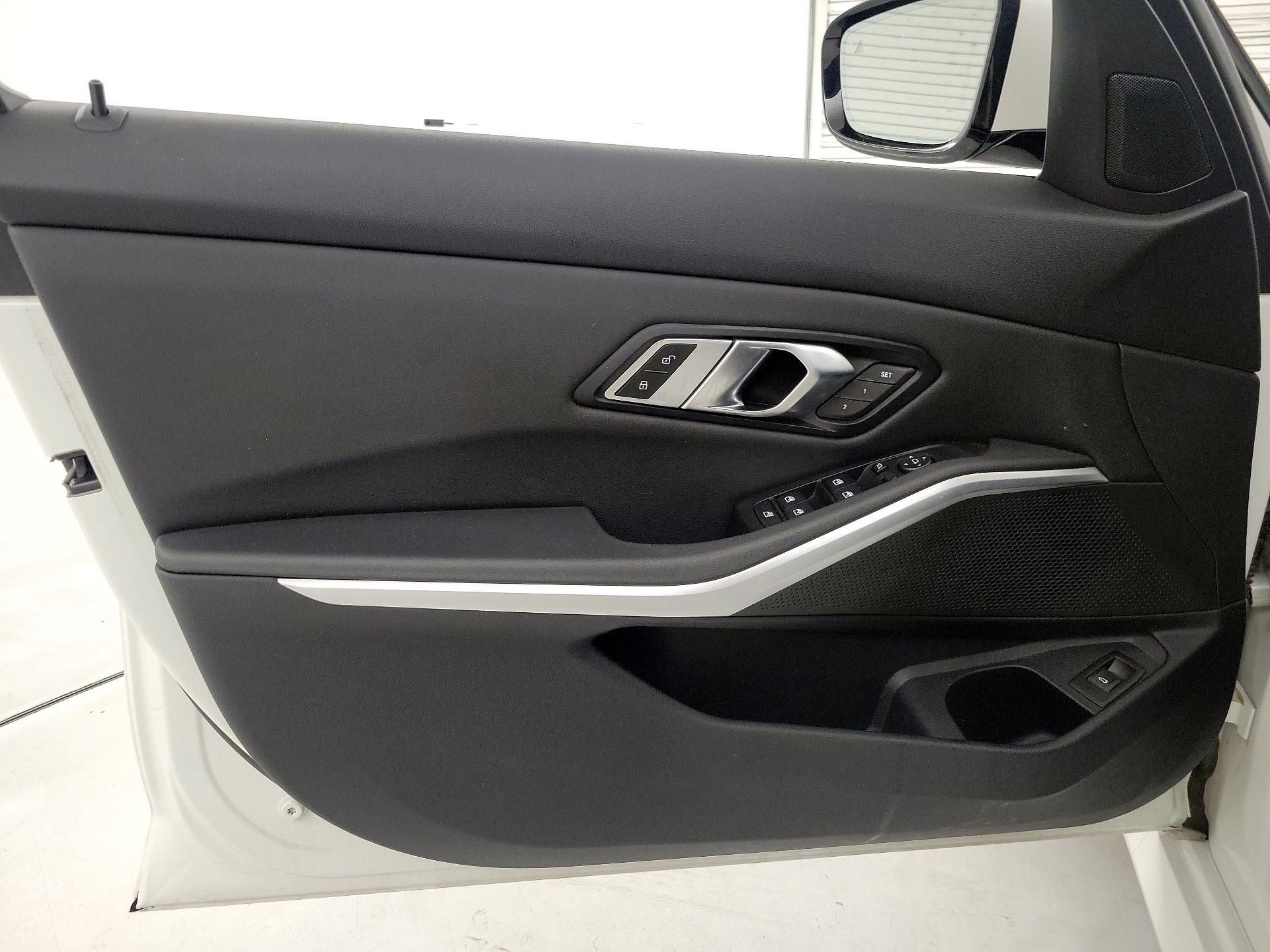 Thumbnail: 2020 BMW 3 Series - 12