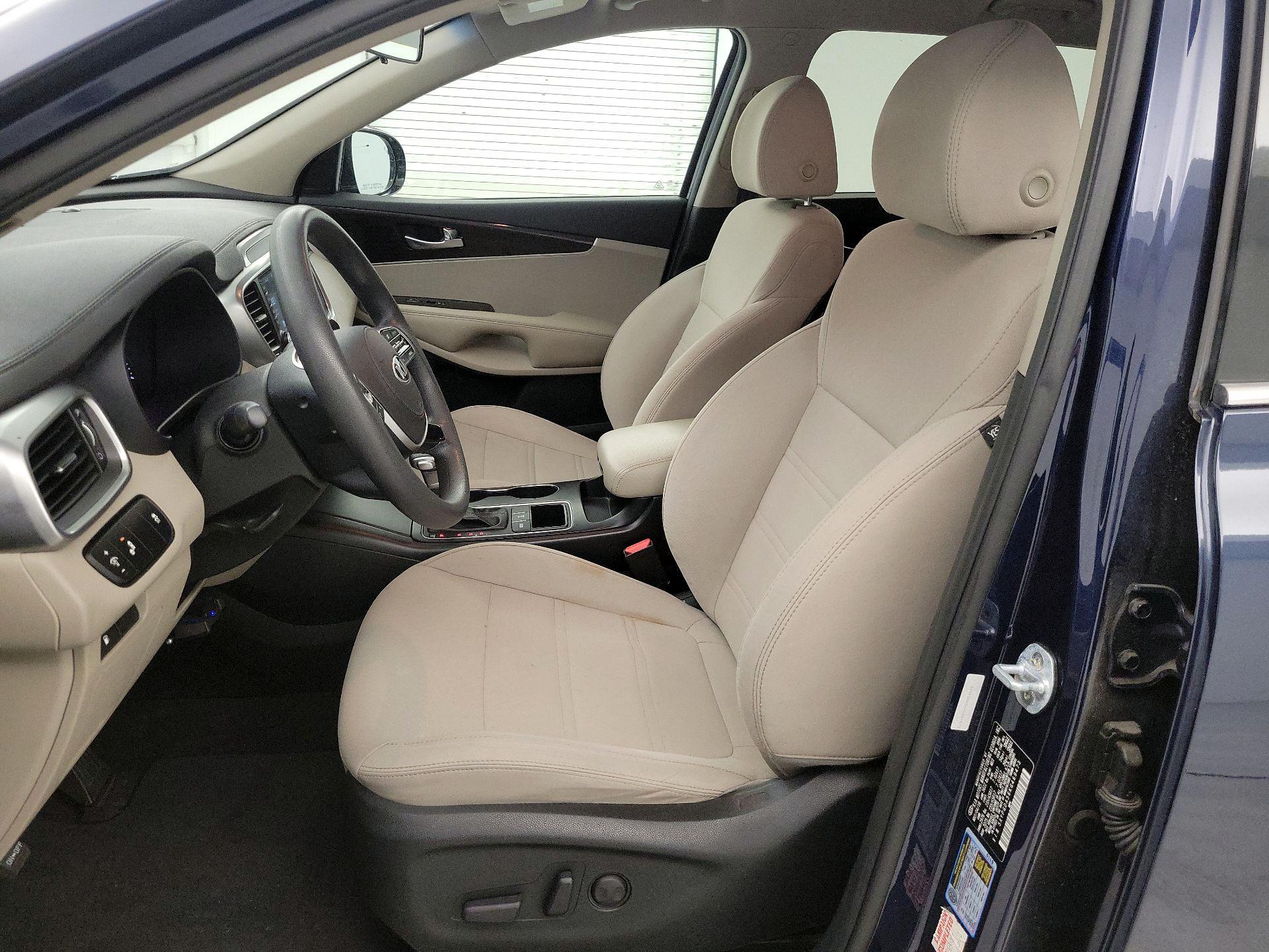 Thumbnail: 2019 Kia Sorento - 11