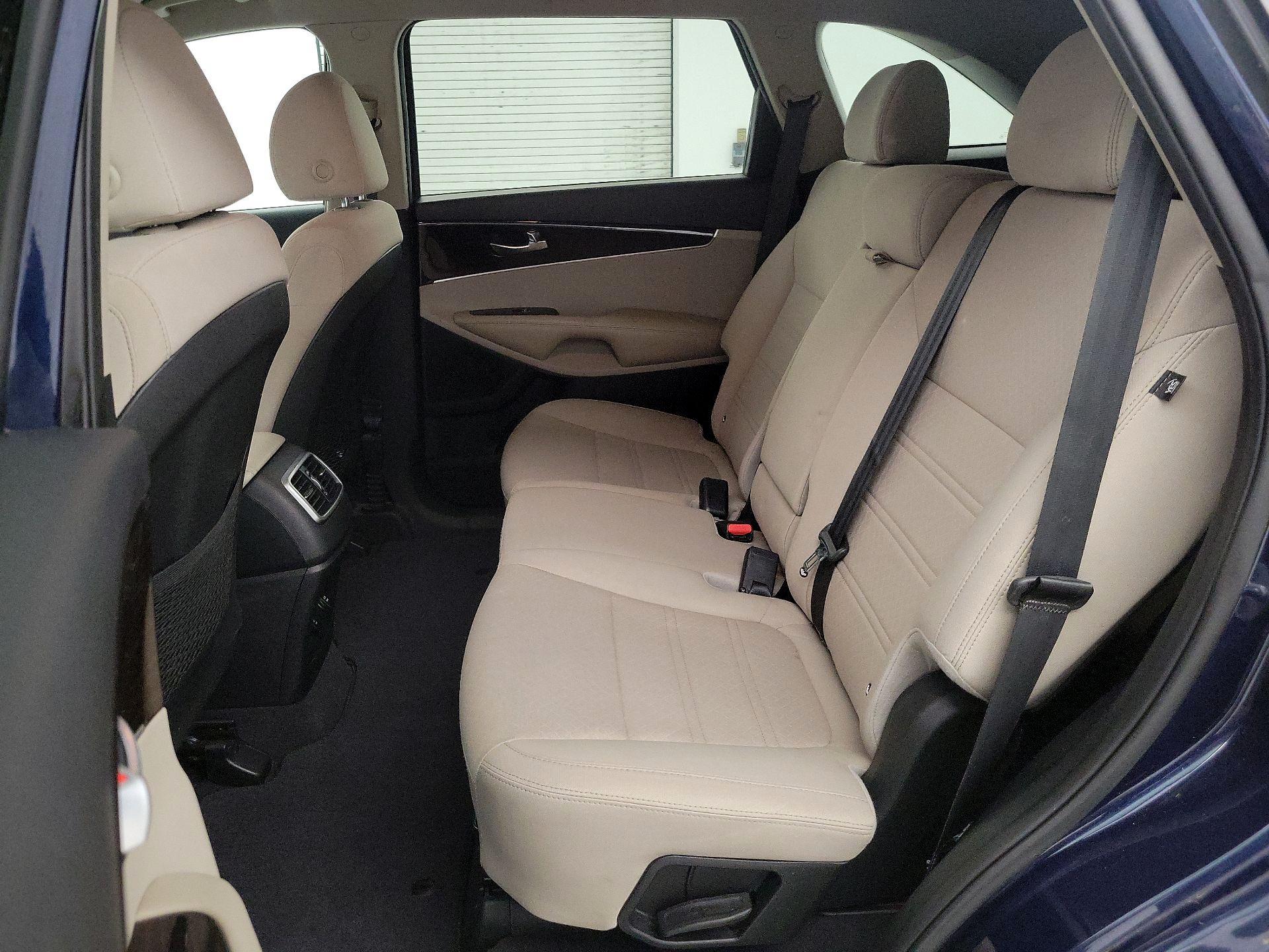 Thumbnail: 2019 Kia Sorento - 18