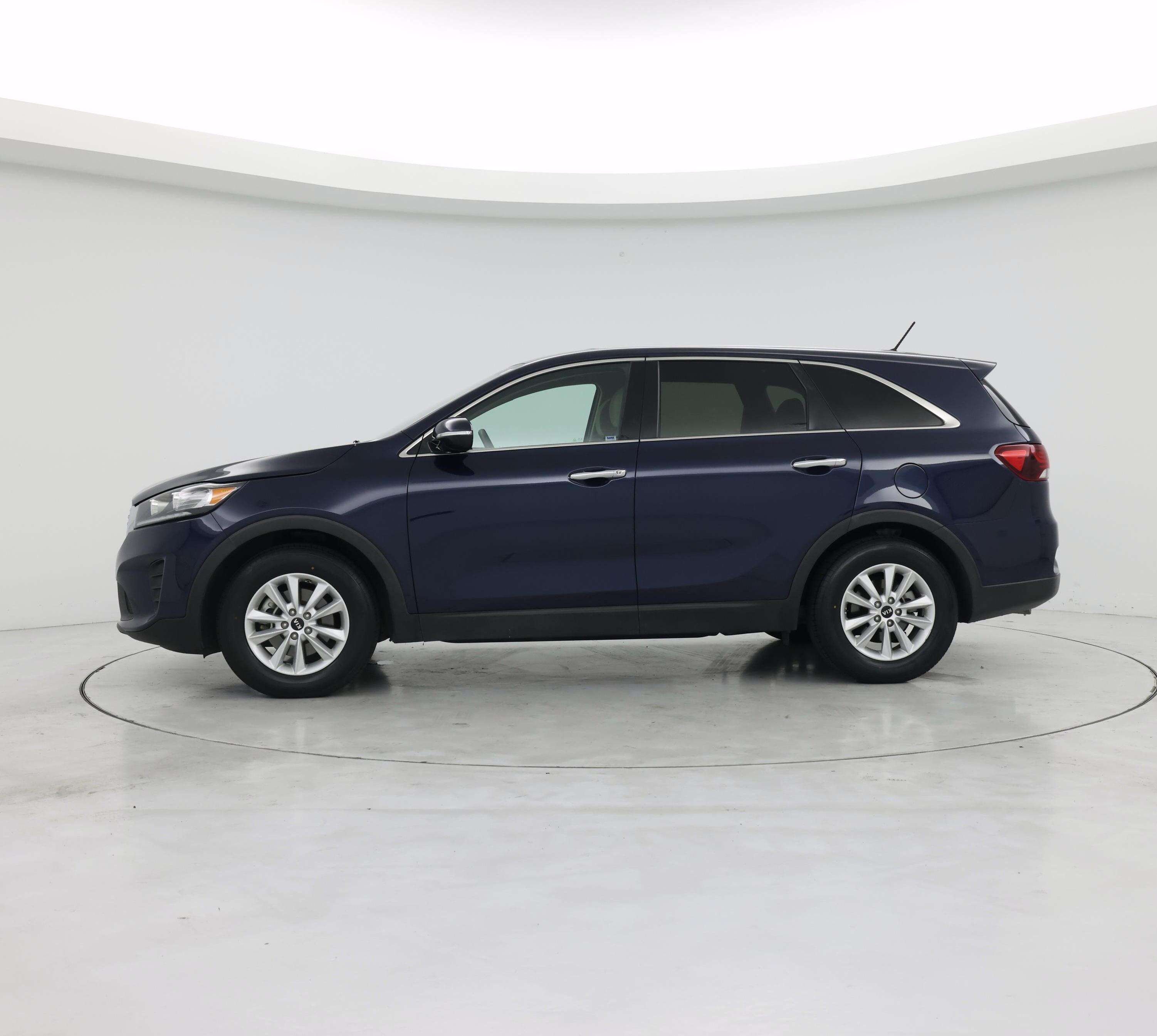 Thumbnail: 2019 Kia Sorento - 3