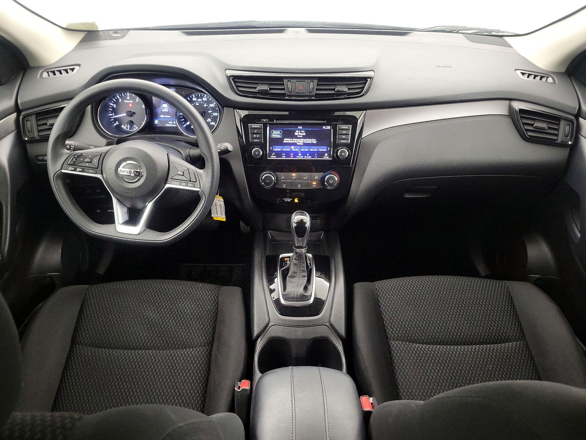 Thumbnail: 2020 Nissan Rogue Sport - 9