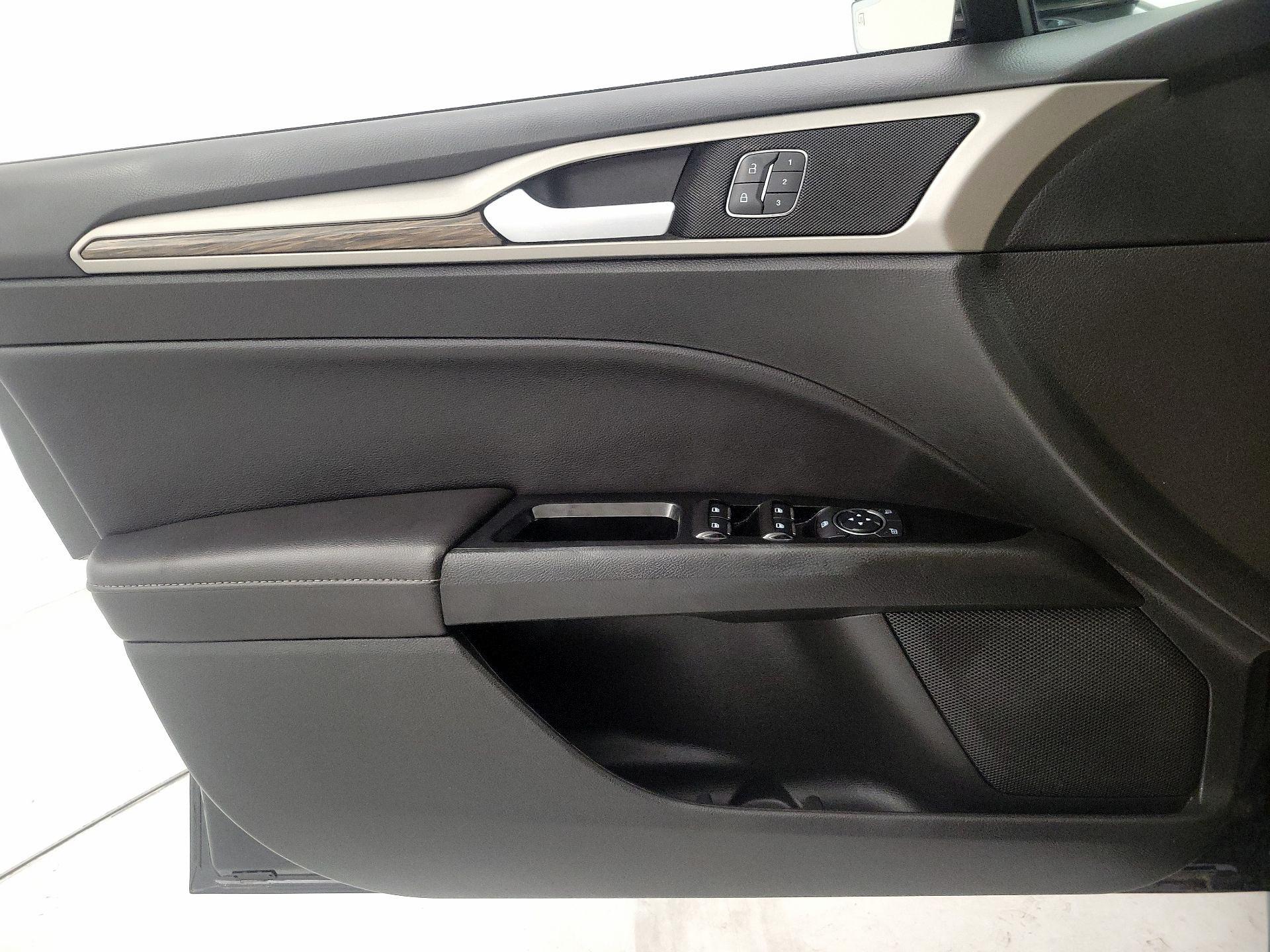 Thumbnail: 2014 Ford Fusion - 12