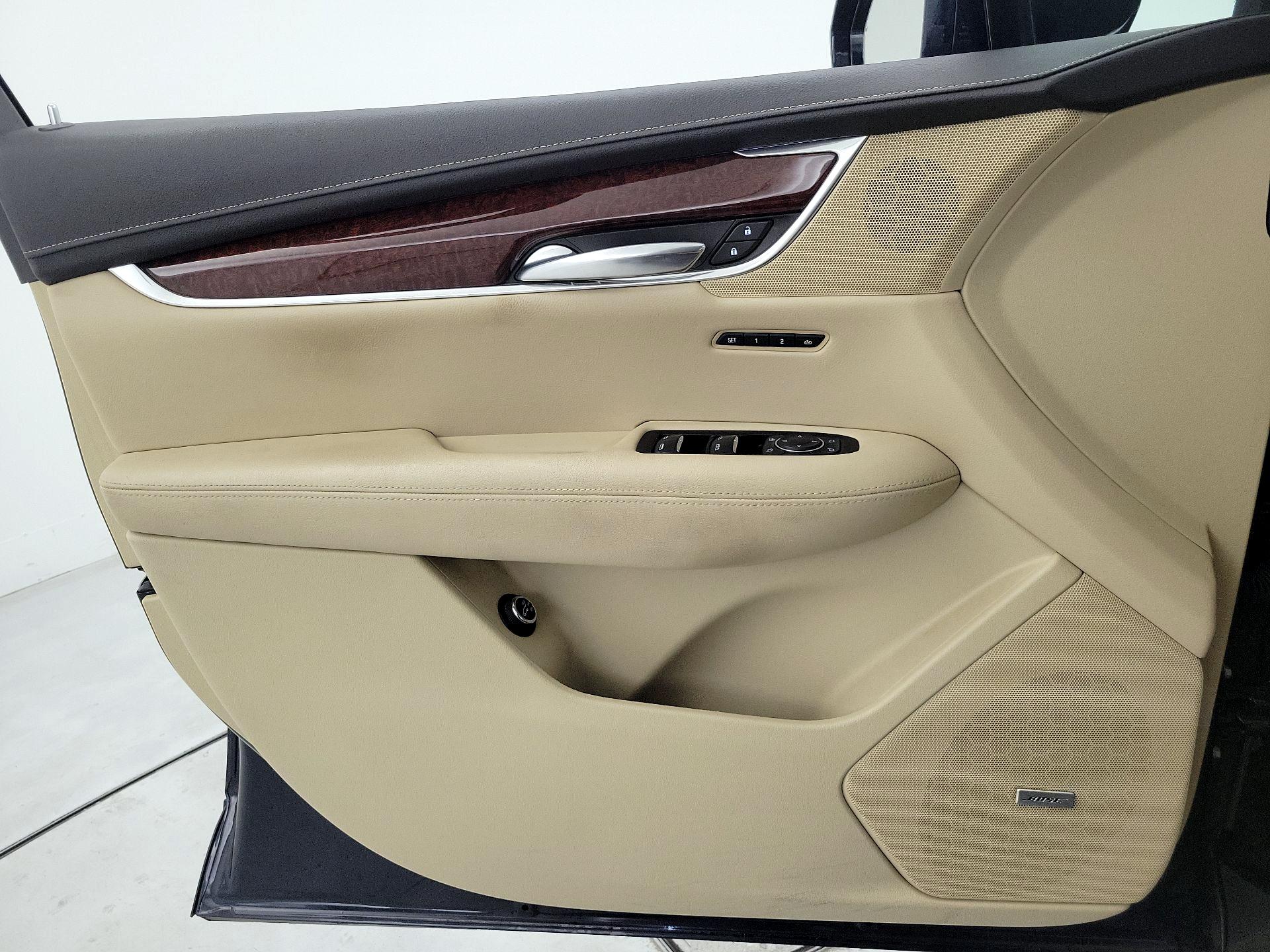 Thumbnail: 2017 Cadillac XT5 - 12