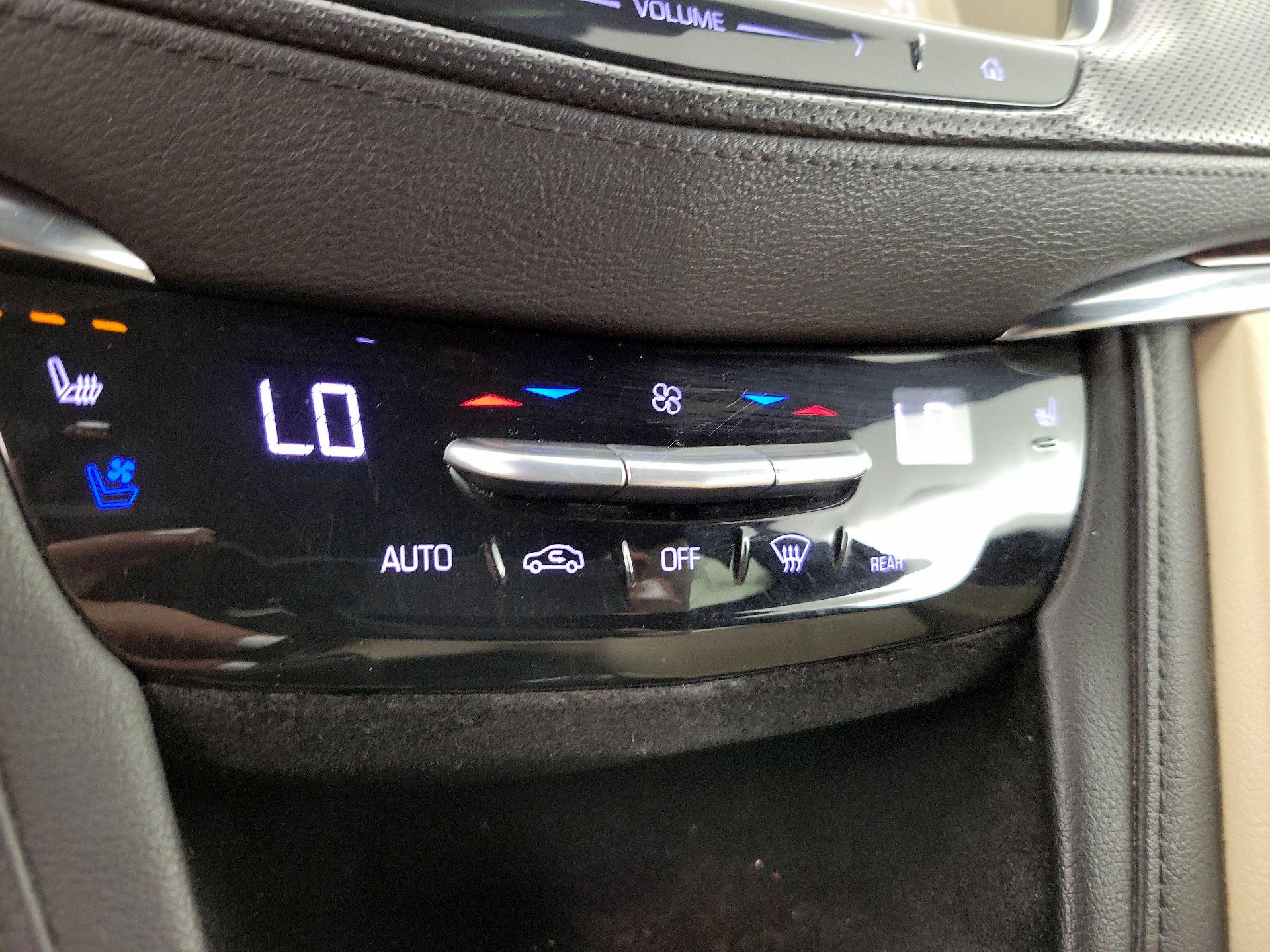 Thumbnail: 2017 Cadillac XT5 - 16