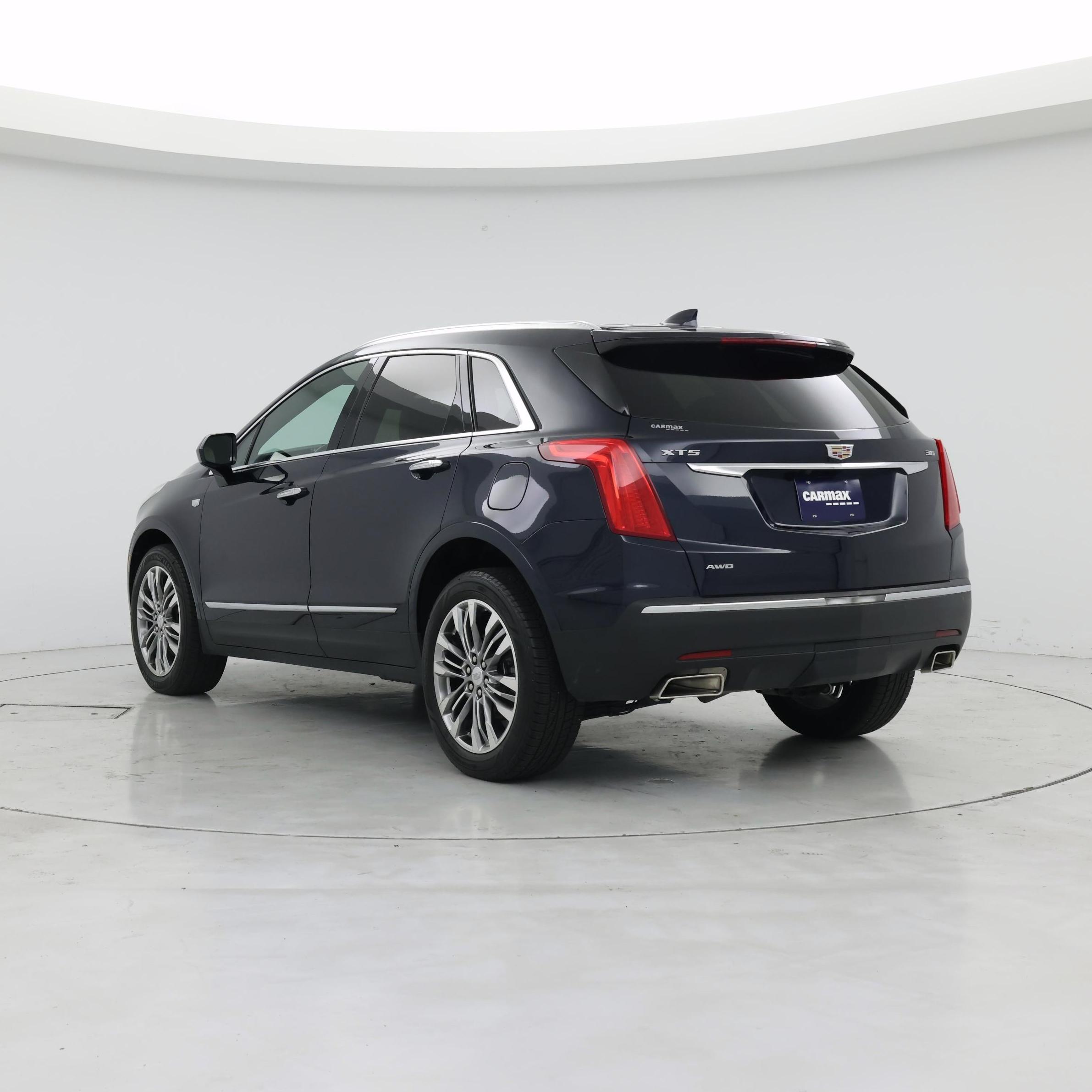 Thumbnail: 2017 Cadillac XT5 - 2