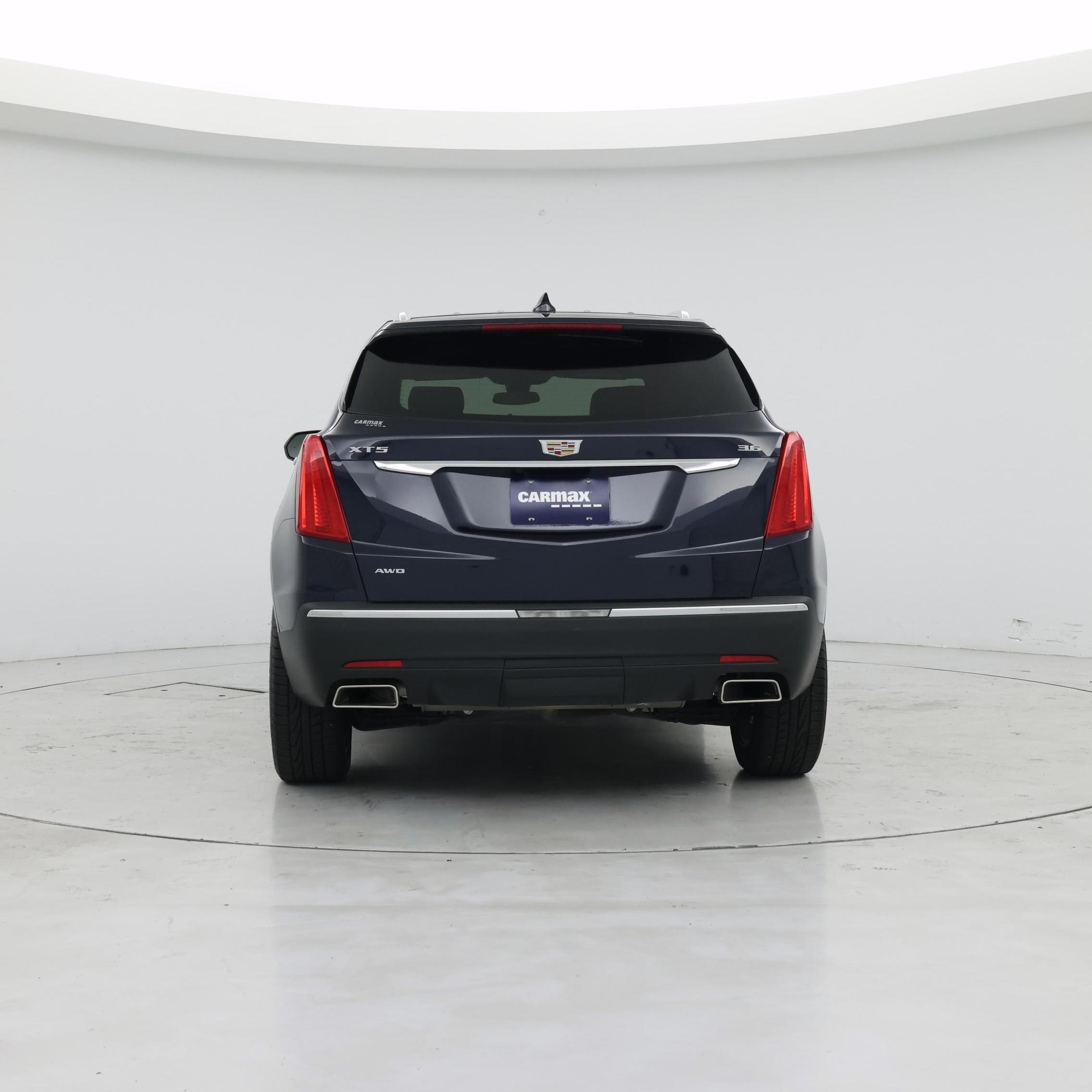 Thumbnail: 2017 Cadillac XT5 - 6
