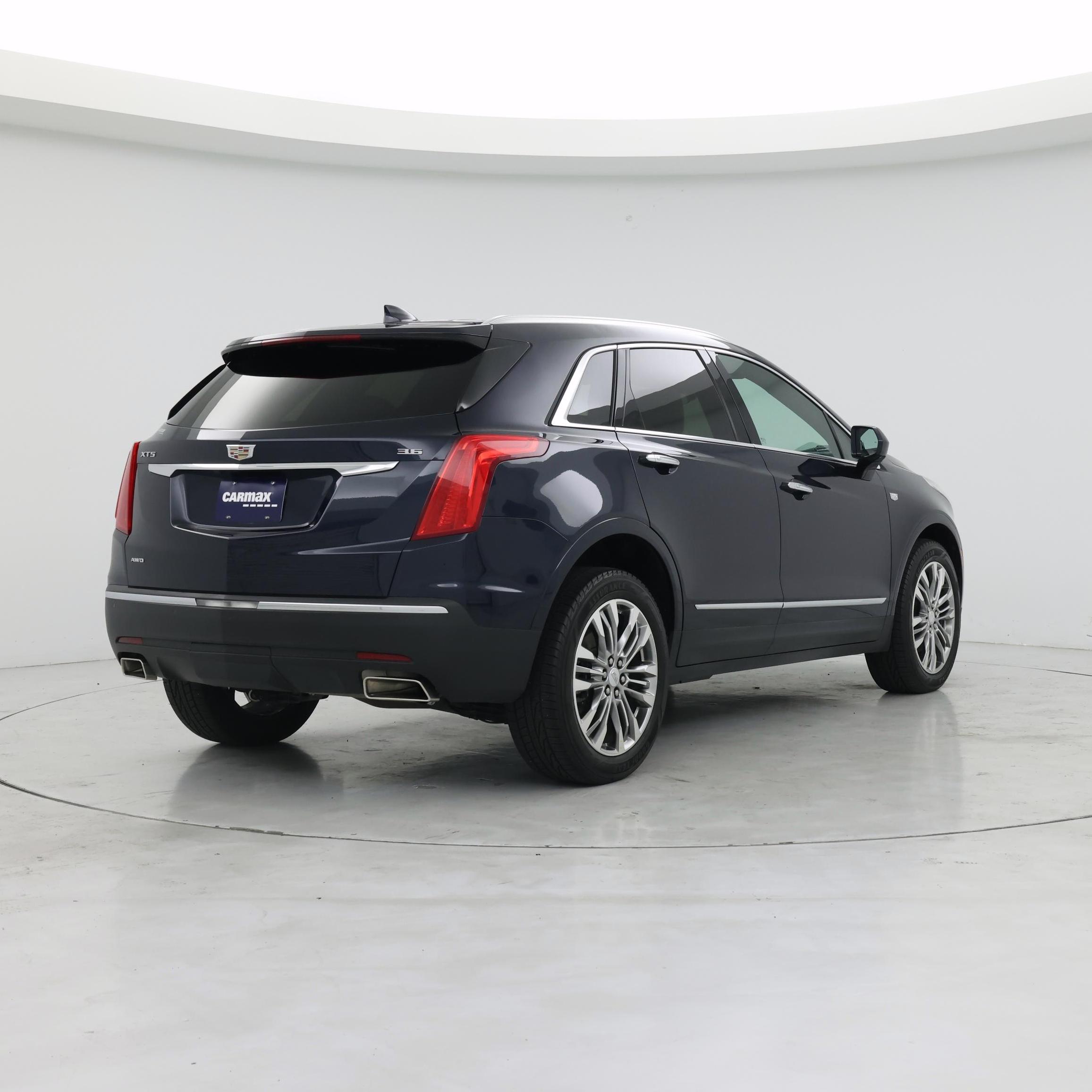 Thumbnail: 2017 Cadillac XT5 - 8