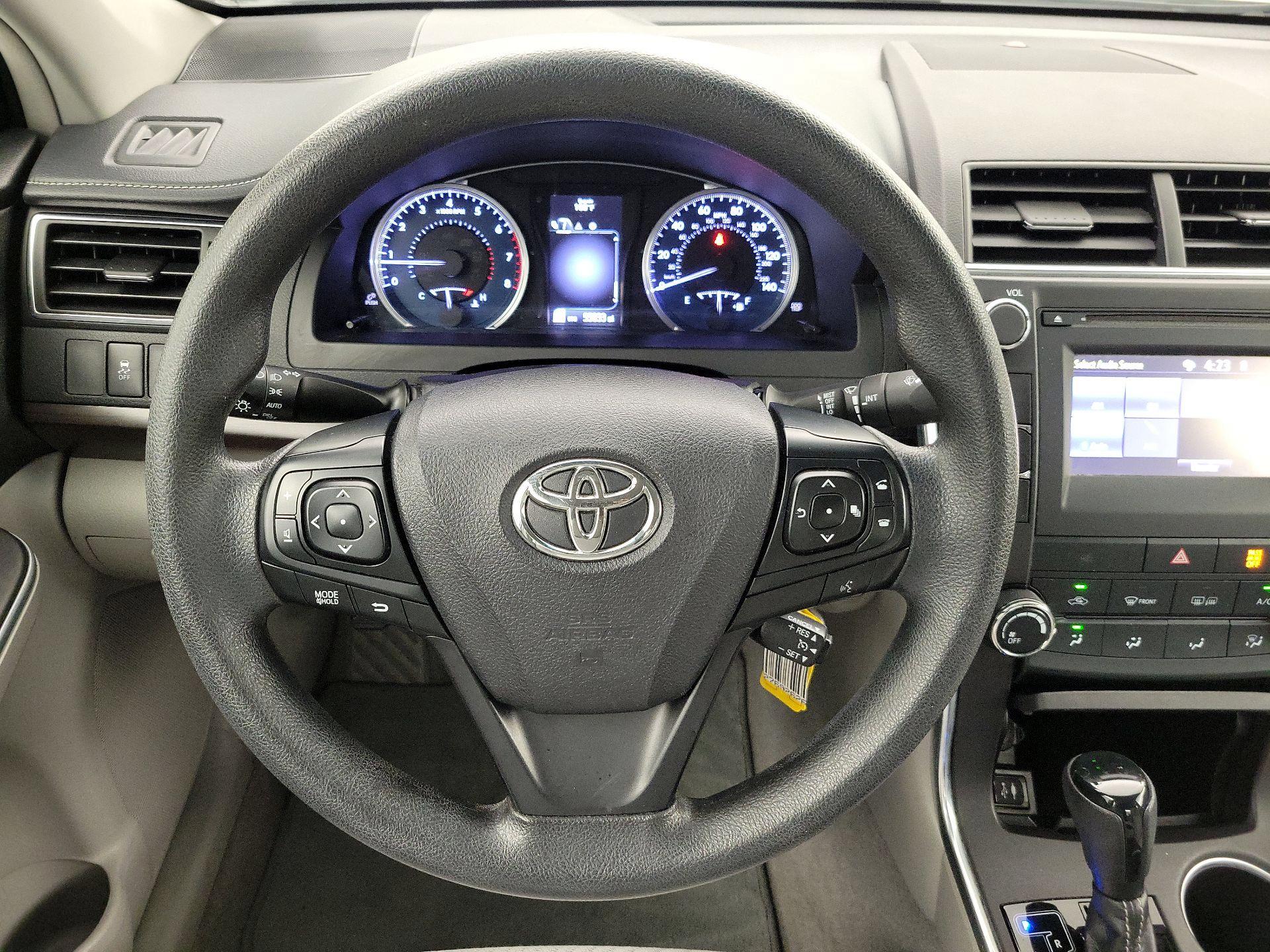 Thumbnail: 2017 Toyota Camry - 10