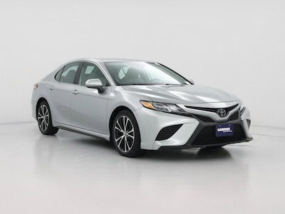Silver 2019 Toyota Camry SE