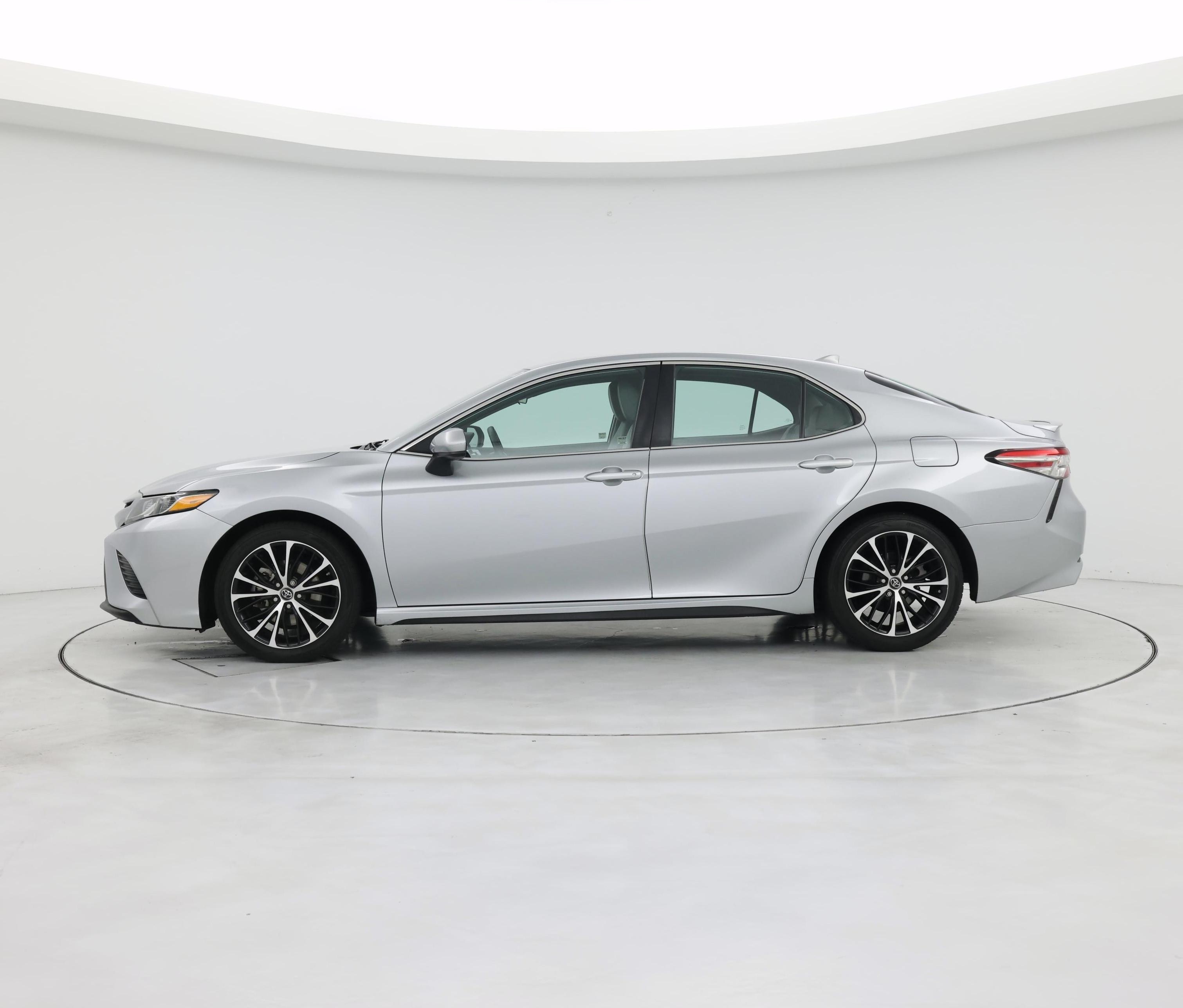 Thumbnail: 2019 Toyota Camry - 3
