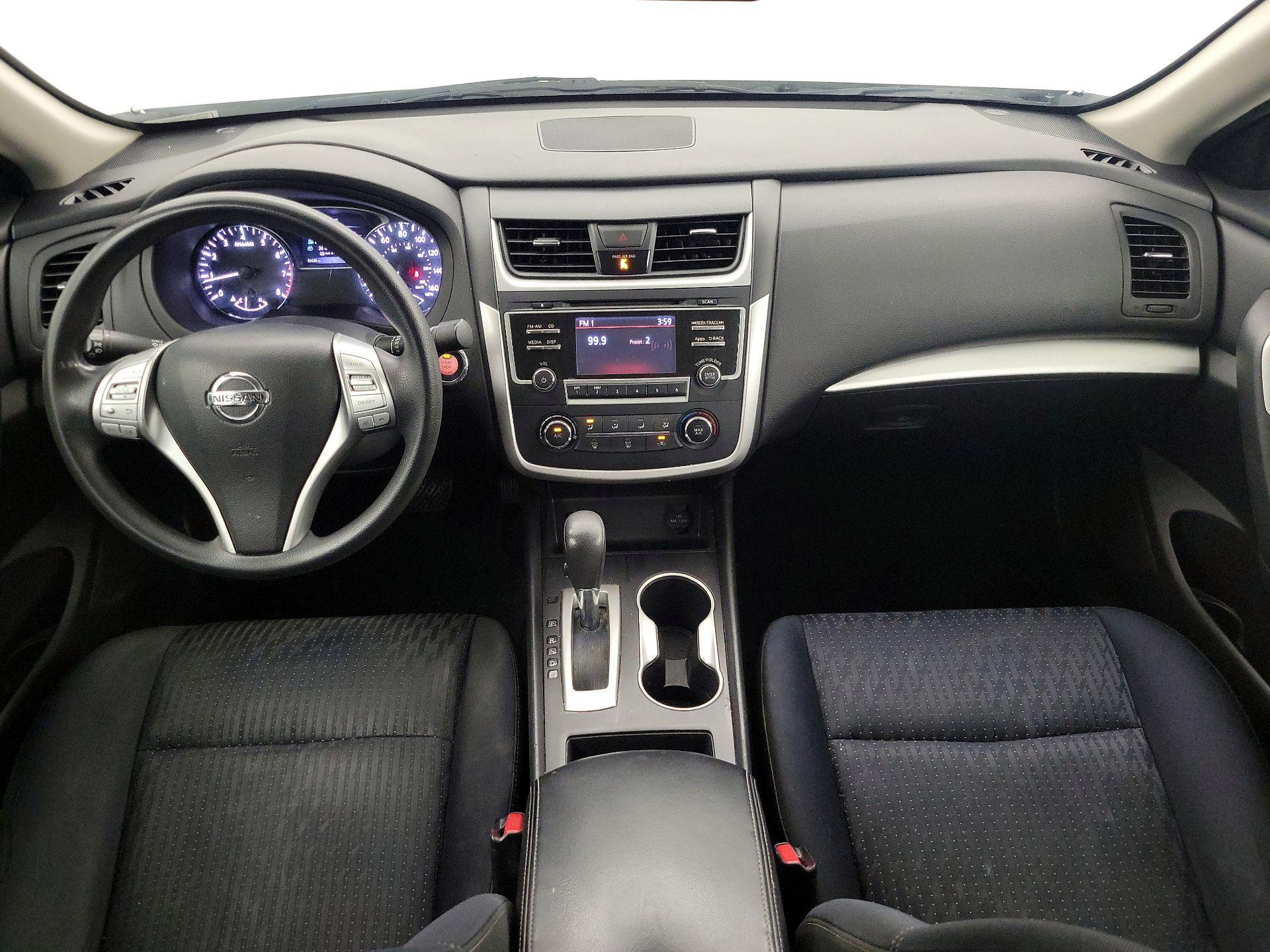 Thumbnail: 2016 Nissan Altima - 9
