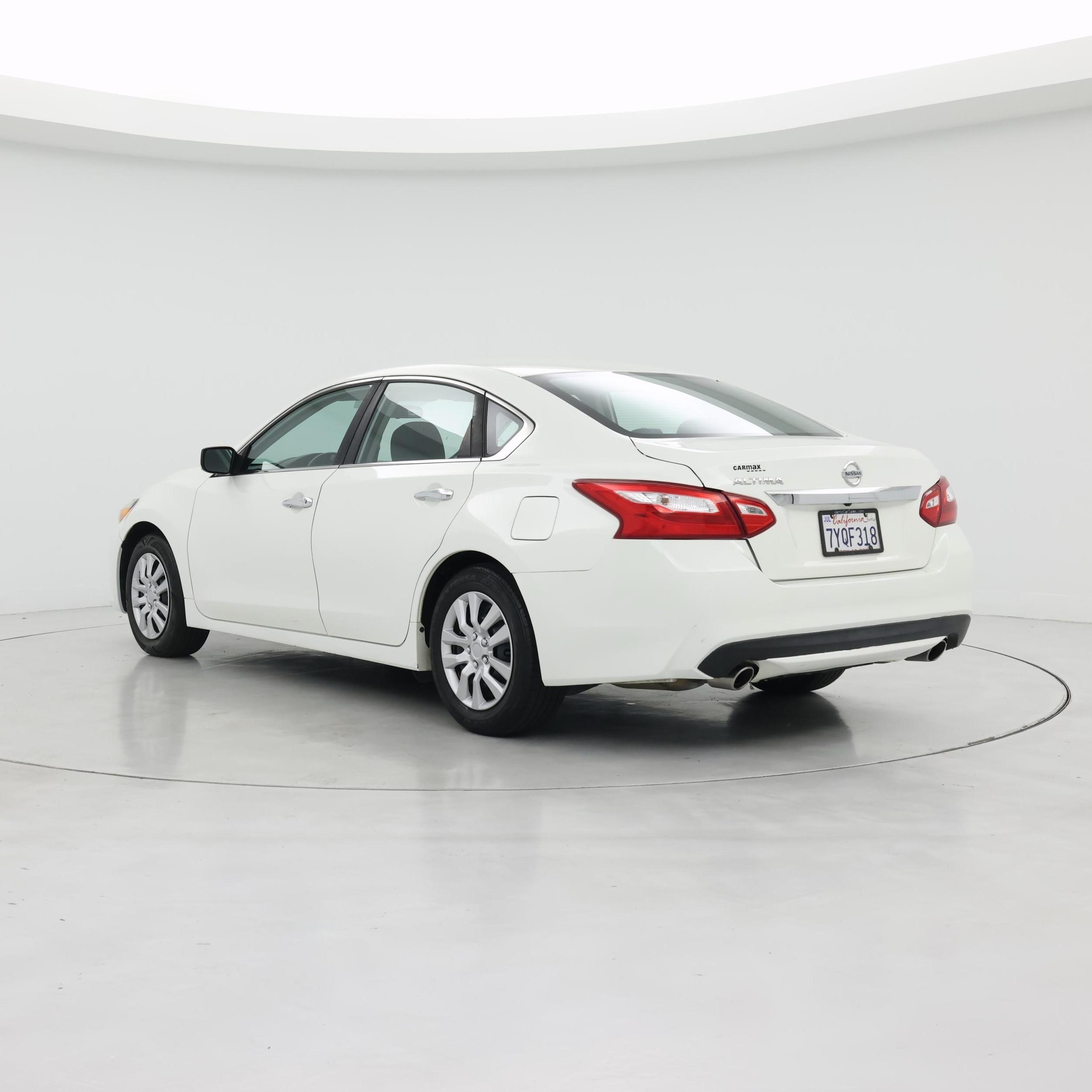 Thumbnail: 2016 Nissan Altima - 2