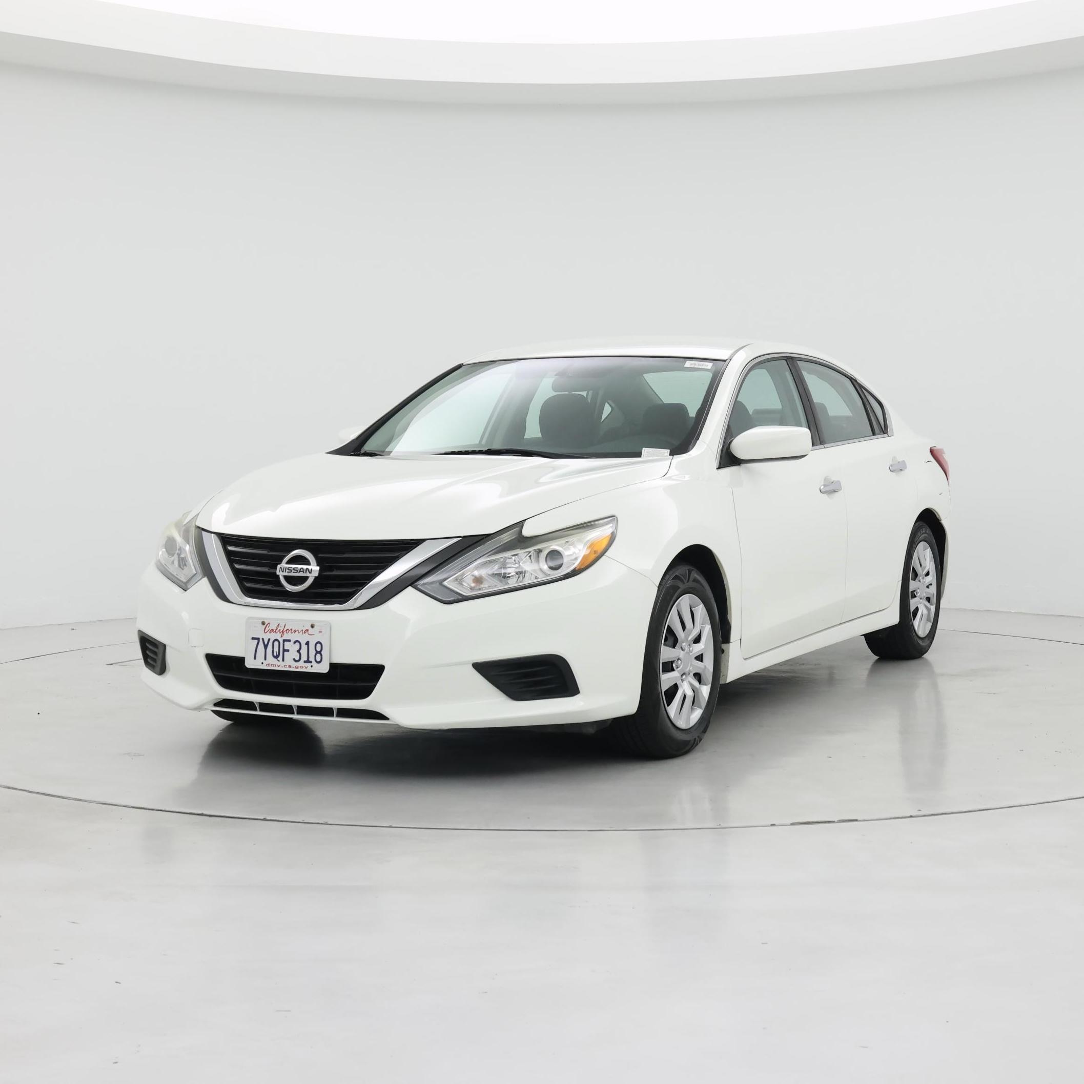 Thumbnail: 2016 Nissan Altima - 4