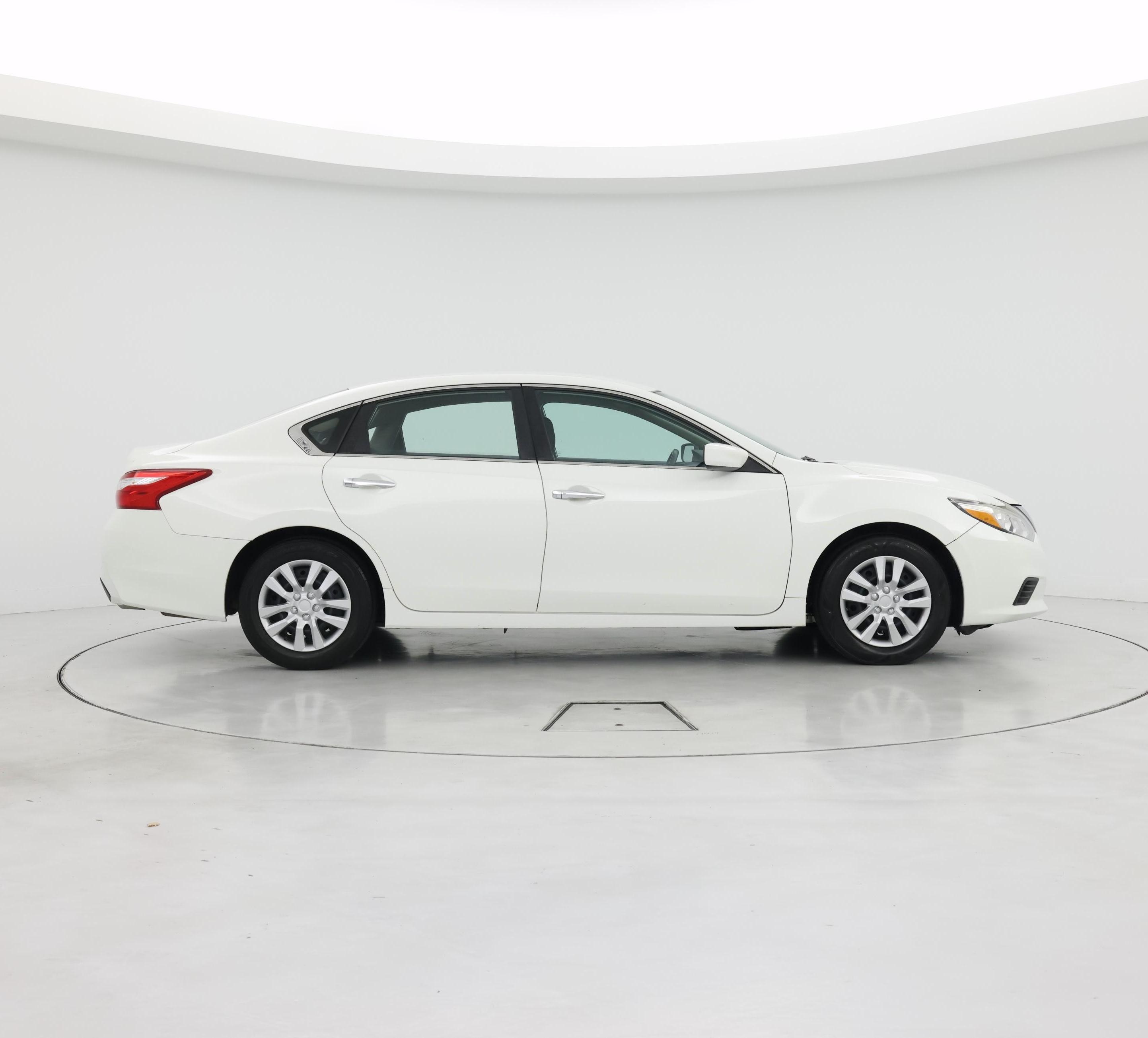 Thumbnail: 2016 Nissan Altima - 7