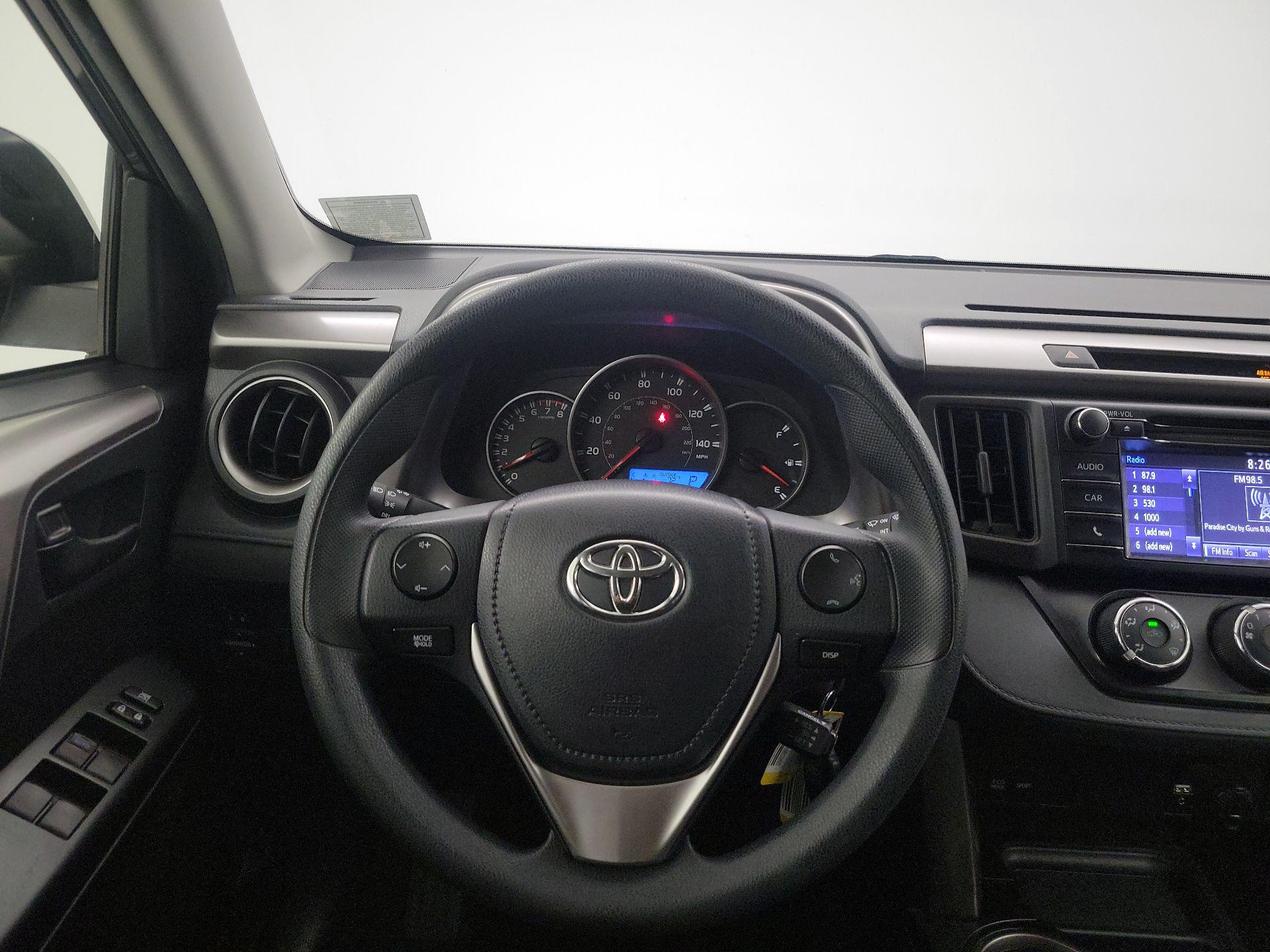 Thumbnail: 2016 Toyota RAV4 - 10